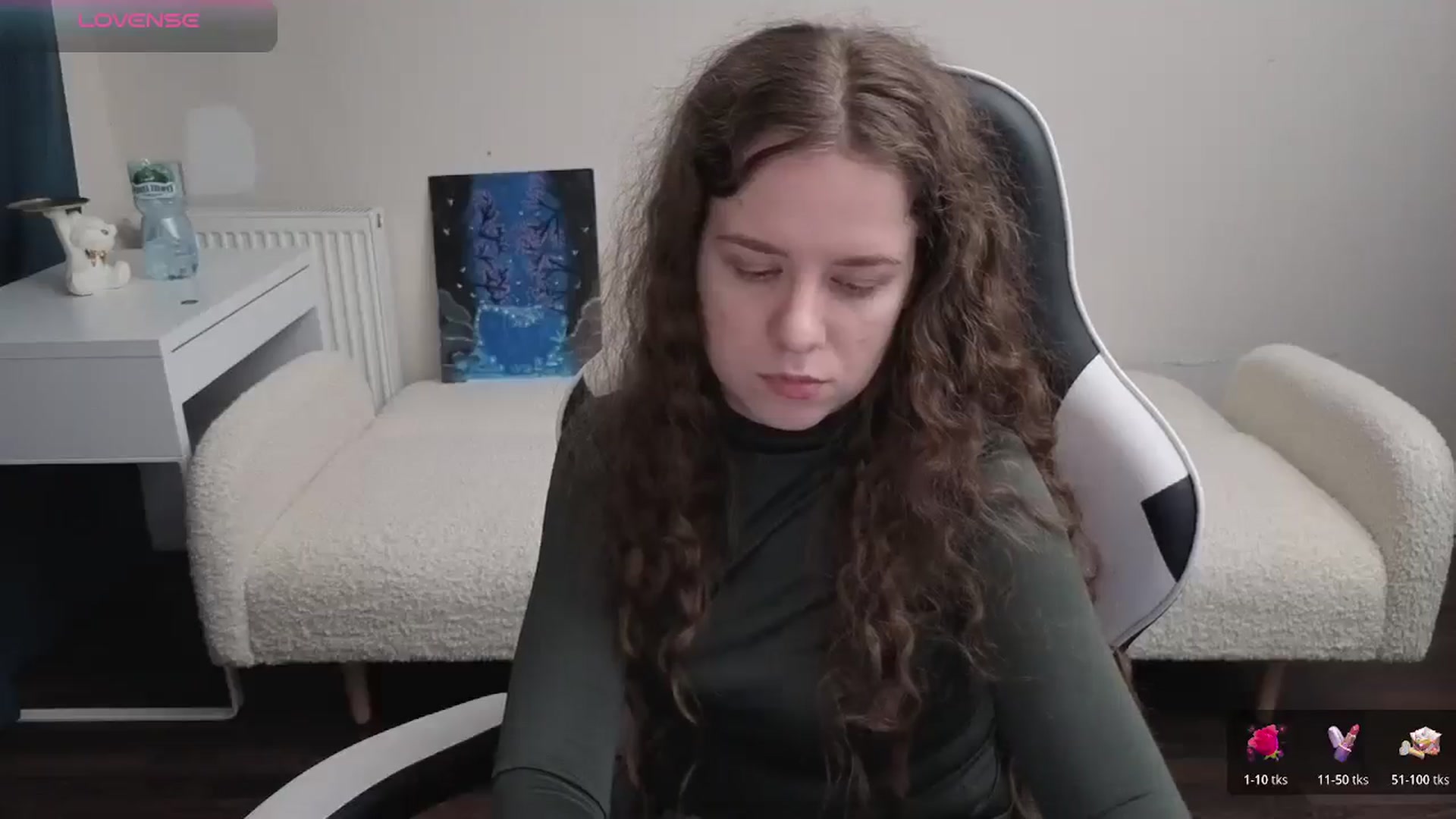 Gallery image thumbnail from BlueFlowerr's myfreecams stream on, 03/27/2026, 22:35 image 19 of 20