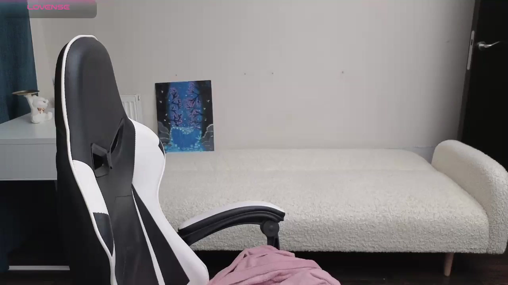 Gallery image thumbnail from BlueFlowerr's myfreecams stream on, 03/28/2026, 19:26 image 20 of 20