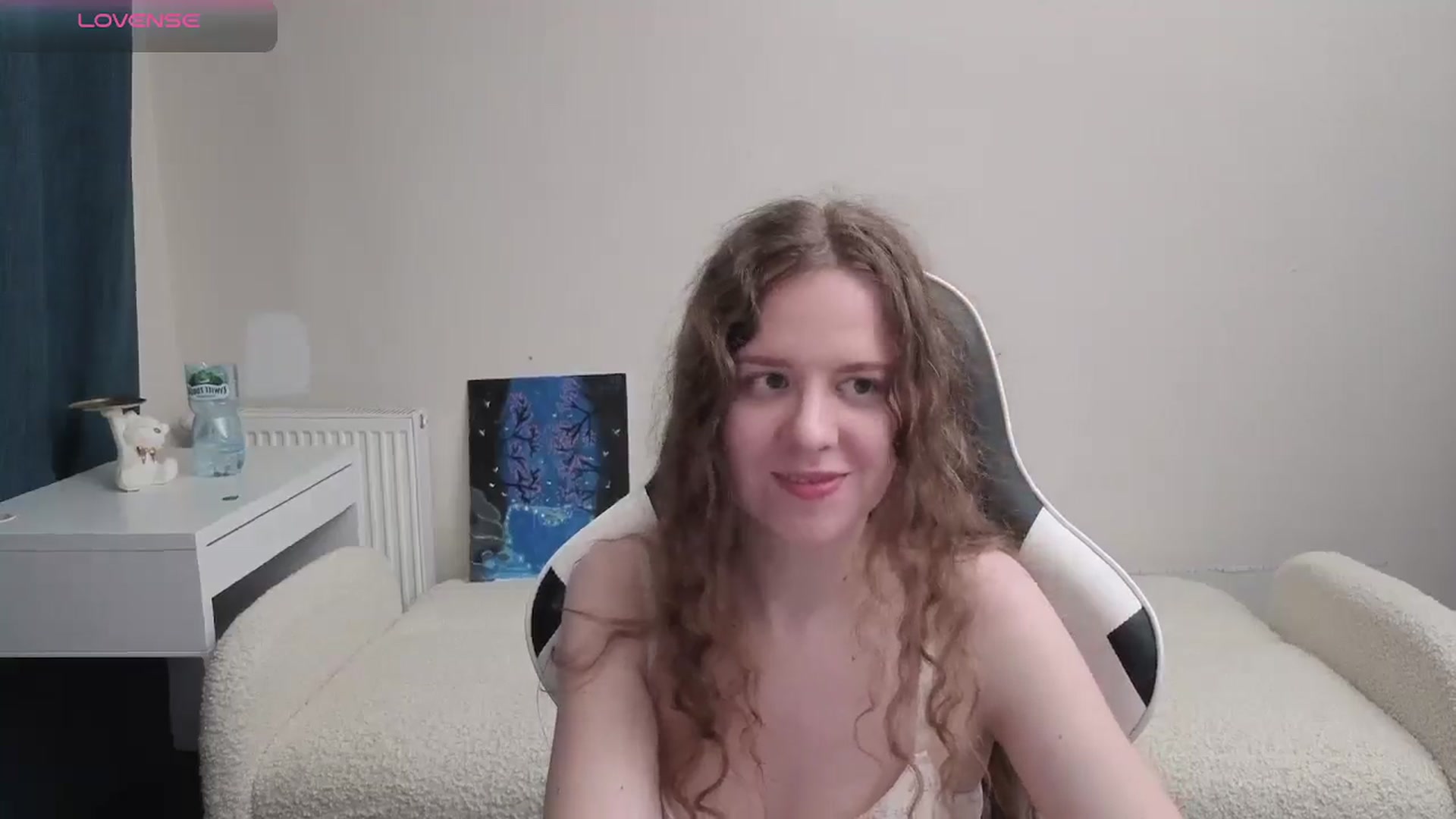 Gallery image thumbnail from BlueFlowerr's myfreecams stream on, 03/29/2026, 24:34 image 19 of 20