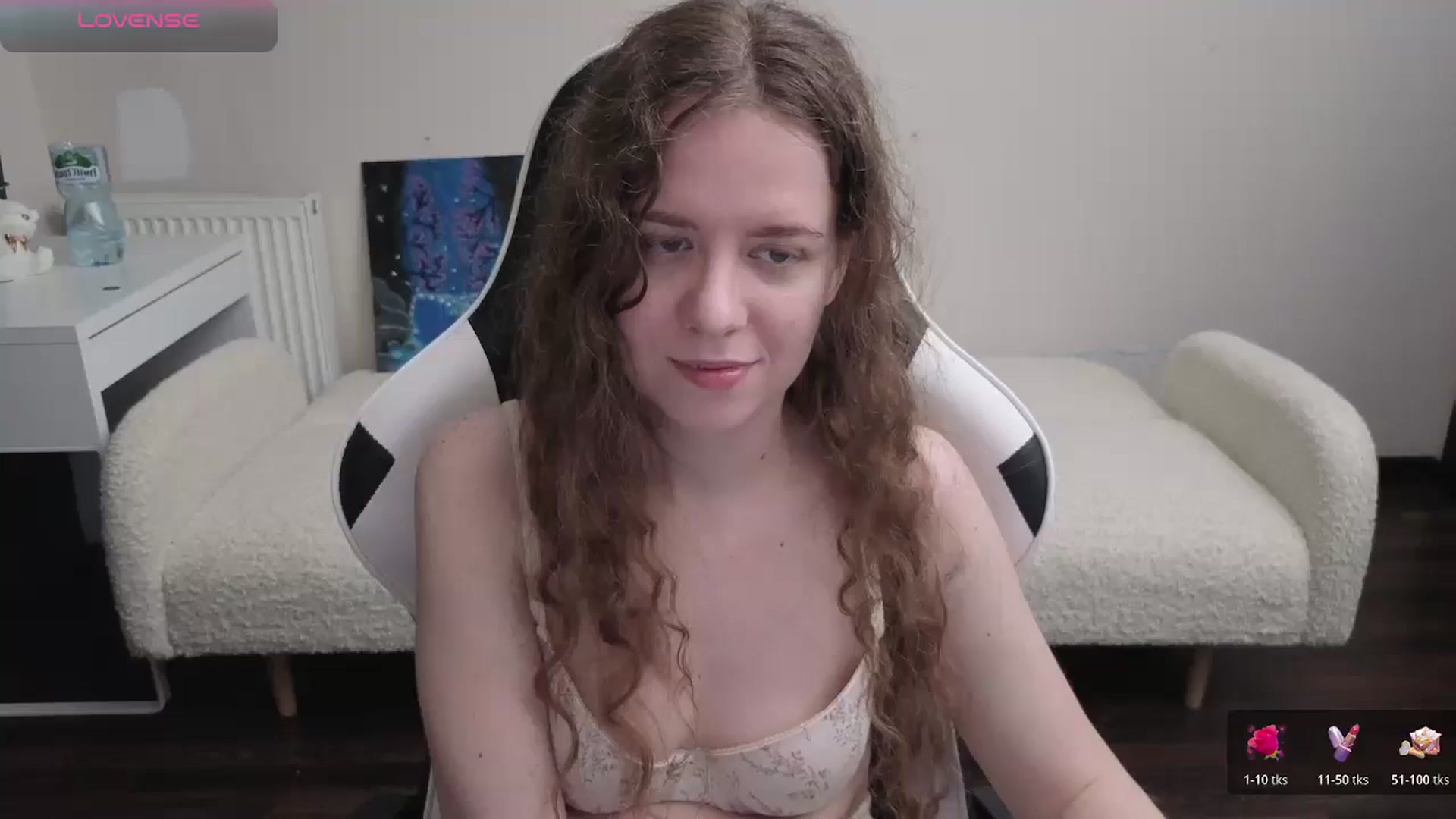 Gallery image thumbnail from BlueFlowerr's myfreecams stream on, 03/29/2026, 24:34 image 4 of 20