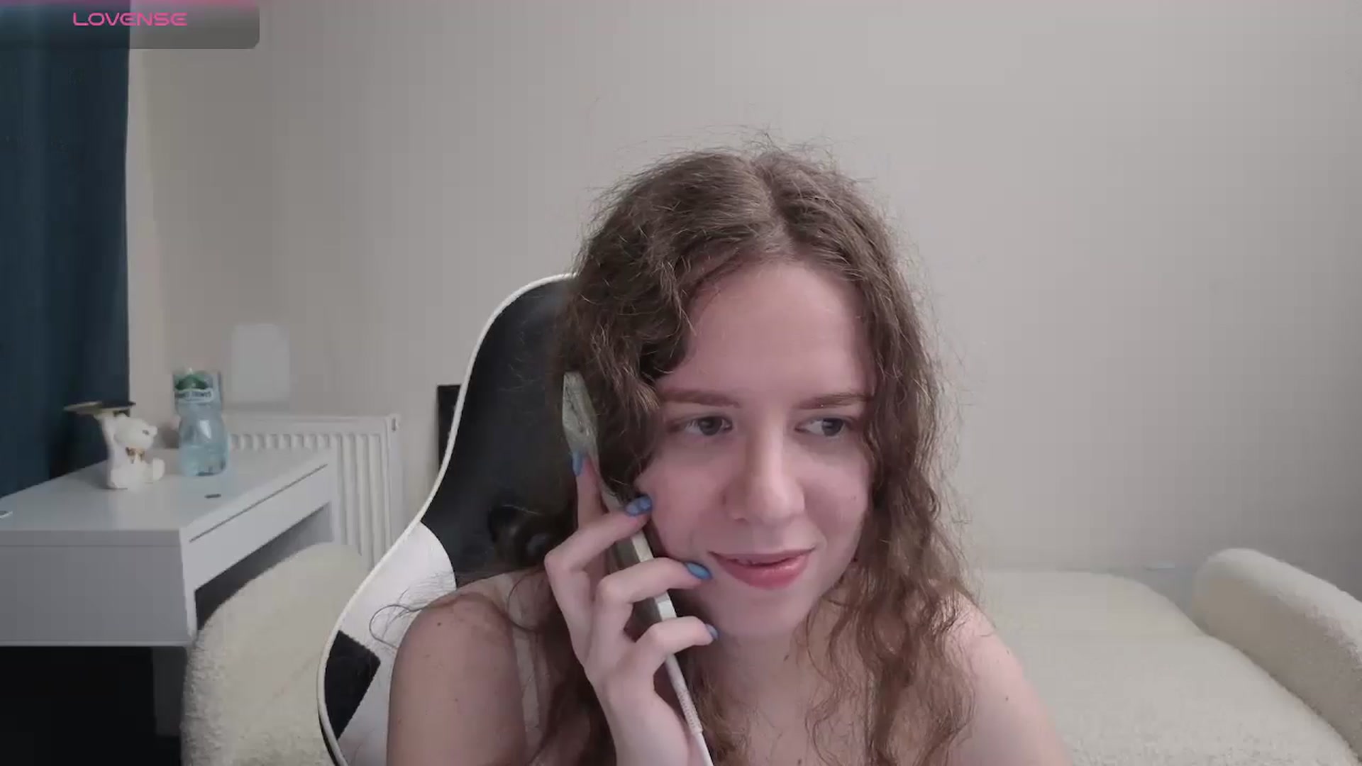 Gallery image thumbnail from BlueFlowerr's myfreecams stream on, 03/29/2026, 24:34 image 20 of 20