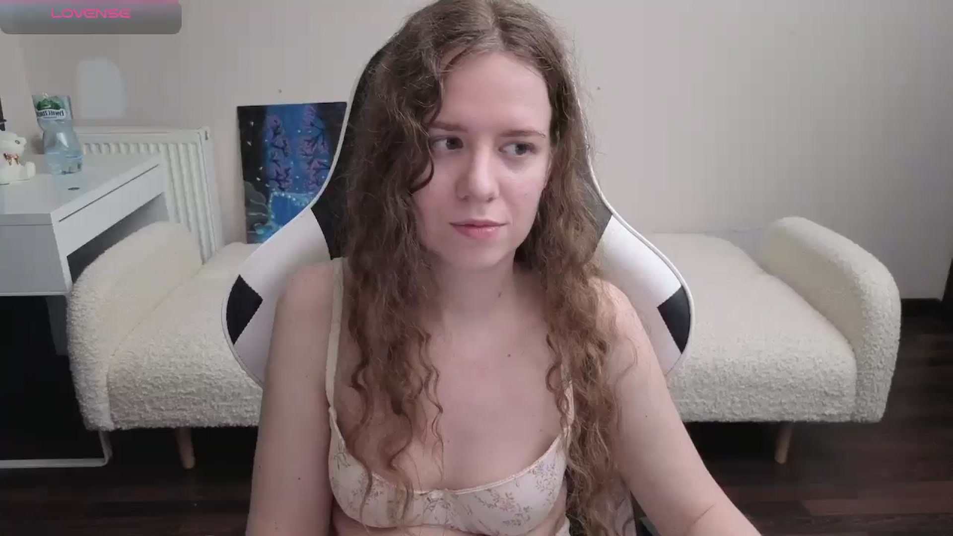 Gallery image thumbnail from BlueFlowerr's myfreecams stream on, 03/29/2026, 24:34 image 3 of 20