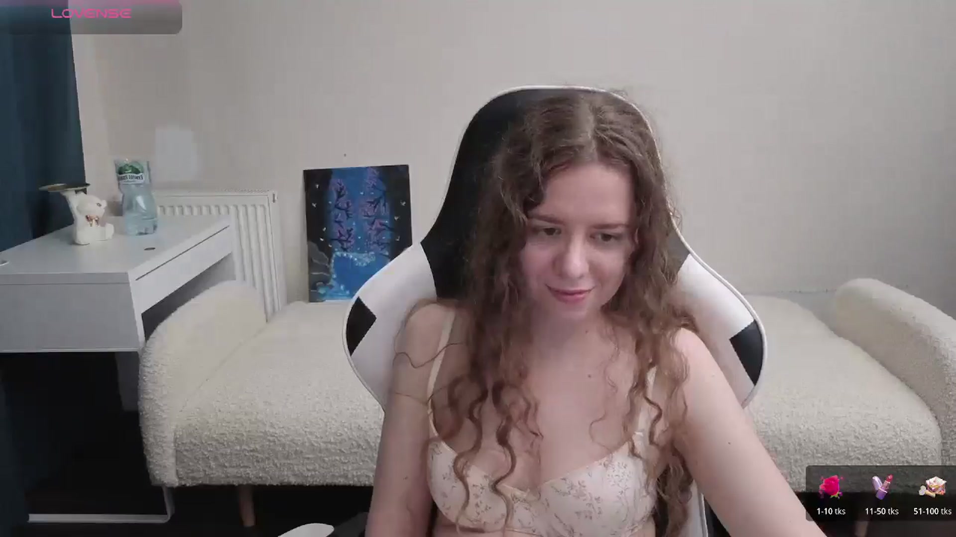 Gallery image thumbnail from BlueFlowerr's myfreecams stream on, 03/29/2026, 24:34 image 17 of 20