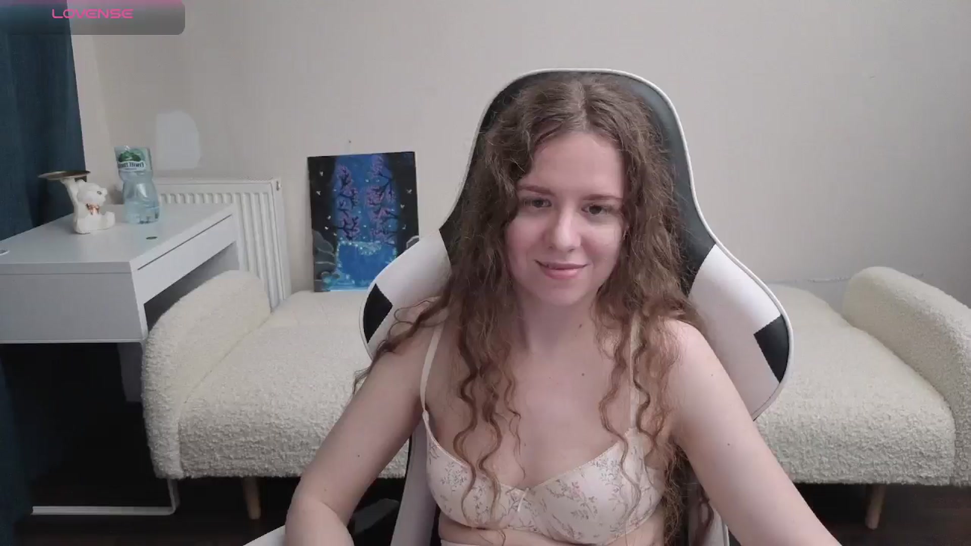 Gallery image thumbnail from BlueFlowerr's myfreecams stream on, 03/29/2026, 24:34 image 13 of 20