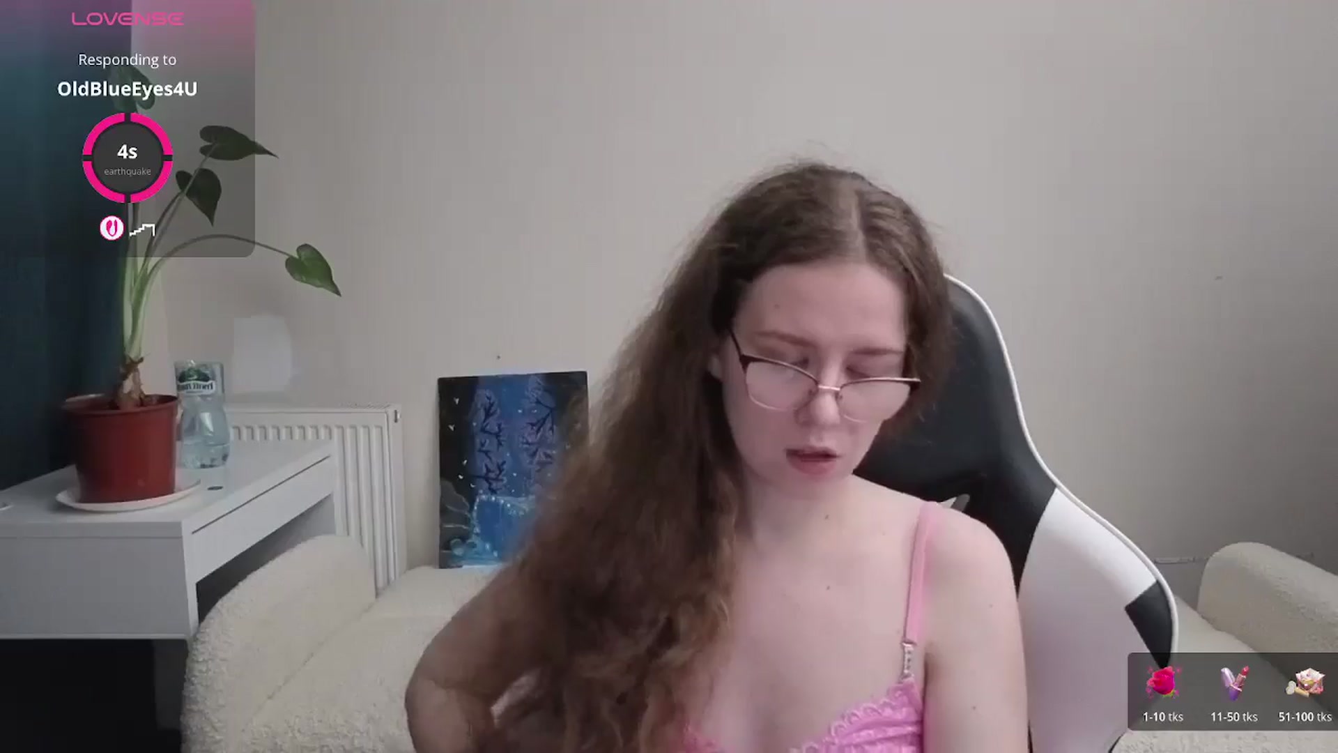 Gallery image thumbnail from BlueFlowerr's myfreecams stream on, 03/30/2026, 21:11 image 19 of 20