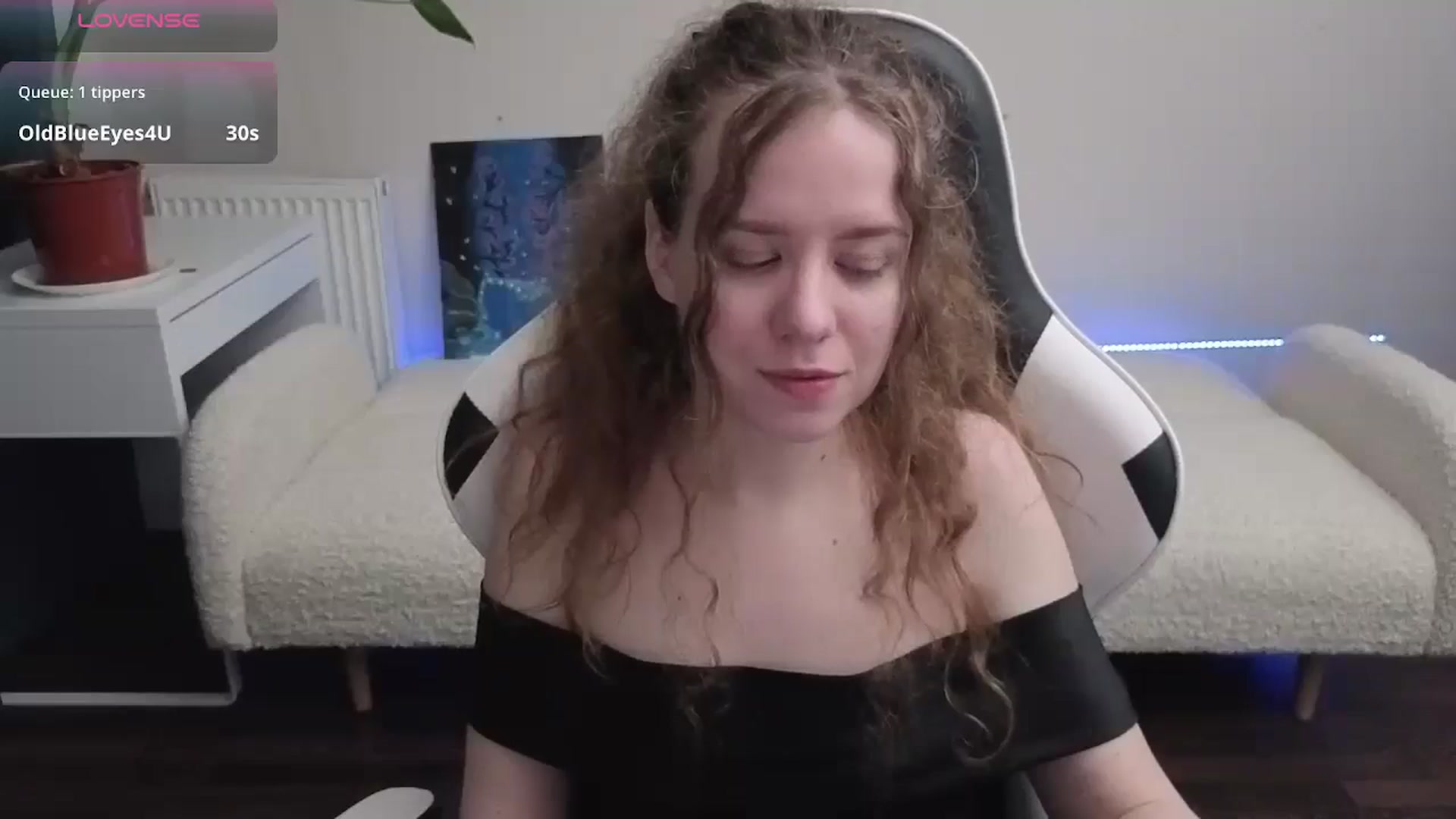 Gallery image thumbnail from BlueFlowerr's myfreecams stream on, 03/31/2026, 18:25 image 2 of 20