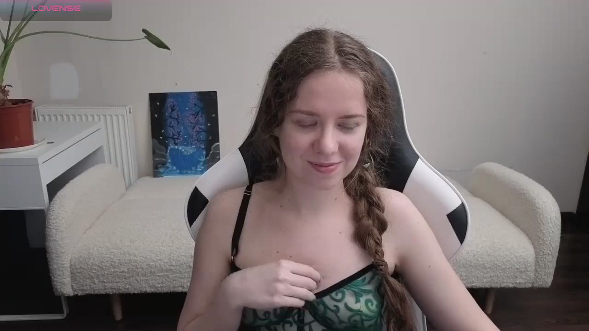 Gallery image thumbnail from BlueFlowerr's myfreecams stream on, 04/01/2026, 17:33 image 10 of 20
