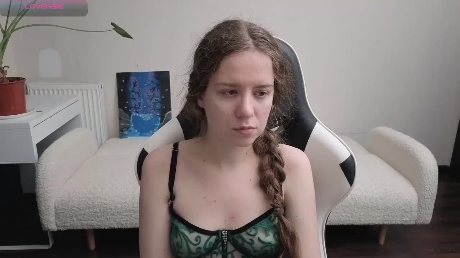Gallery image thumbnail from BlueFlowerr's myfreecams stream on, 04/01/2026, 17:33 image 4 of 20