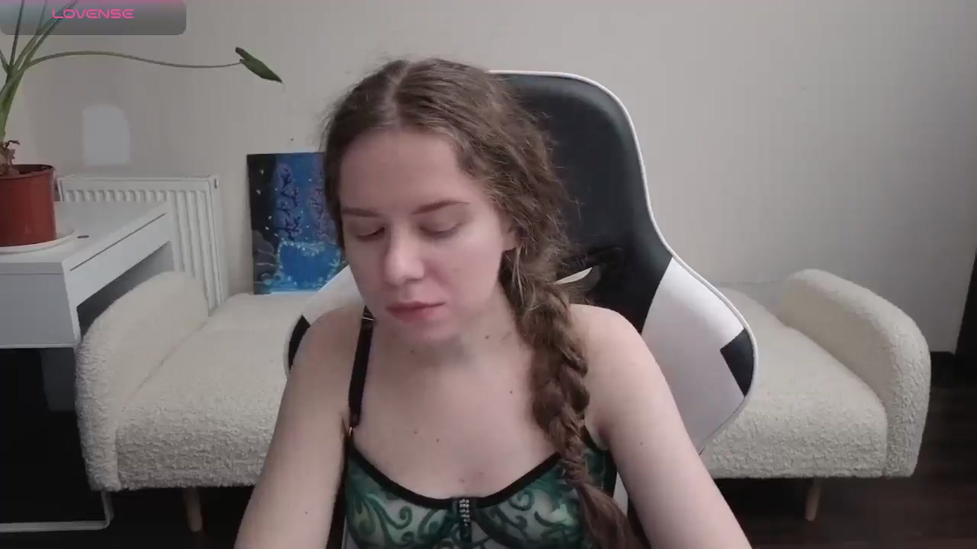 Gallery image thumbnail from BlueFlowerr's myfreecams stream on, 04/01/2026, 17:33 image 2 of 20
