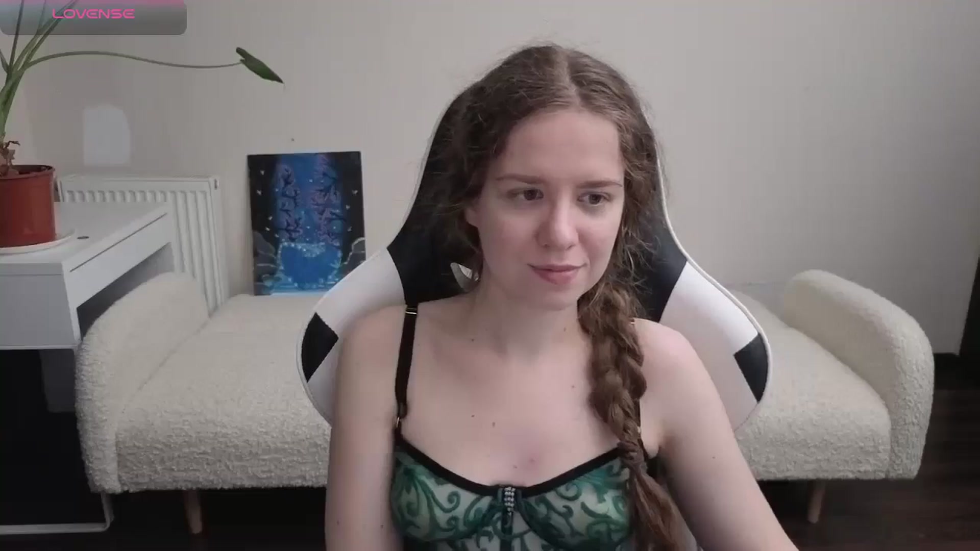 Gallery image thumbnail from BlueFlowerr's myfreecams stream on, 04/01/2026, 17:33 image 6 of 20