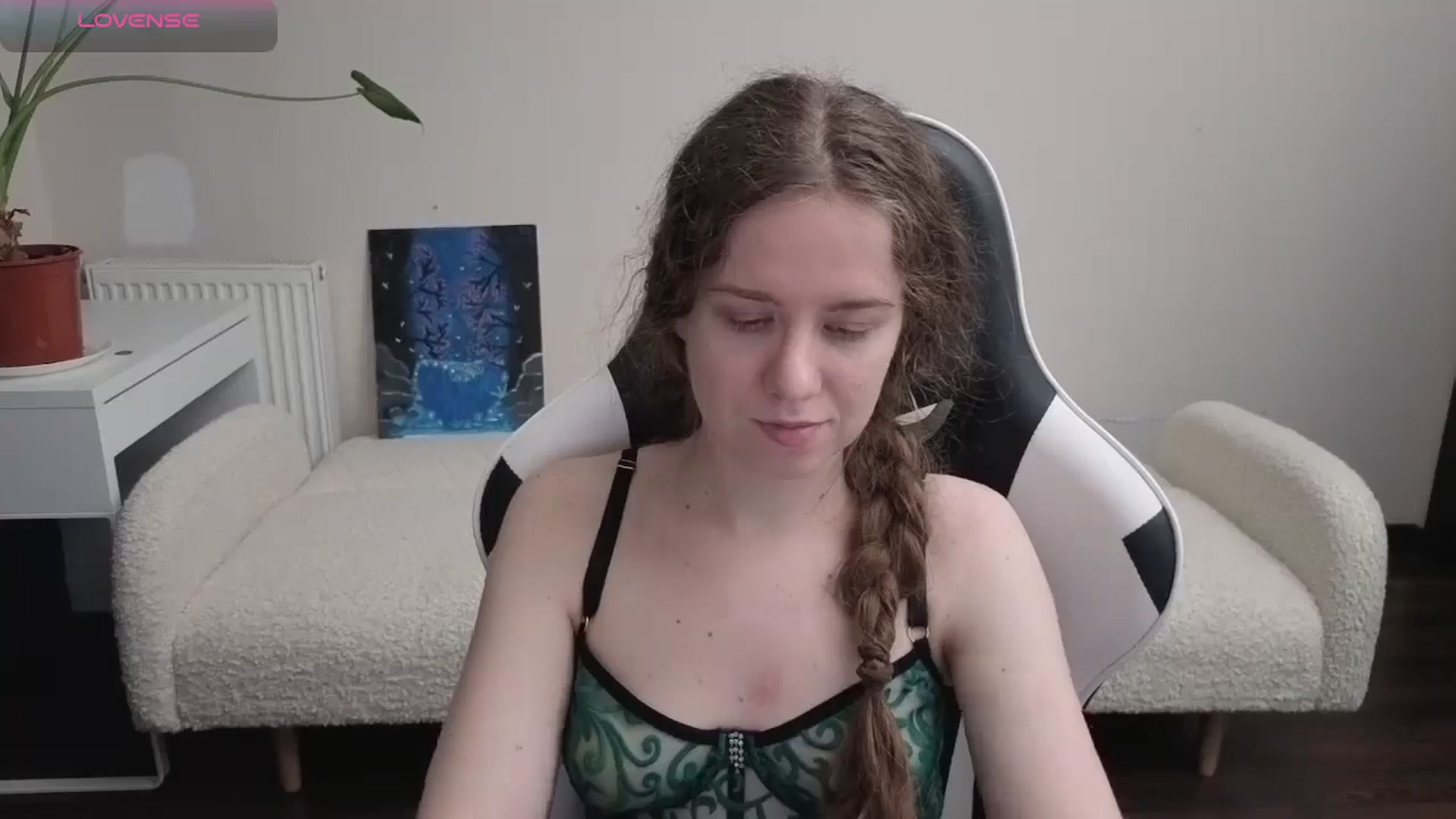 Gallery image thumbnail from BlueFlowerr's myfreecams stream on, 04/01/2026, 17:33 image 17 of 20