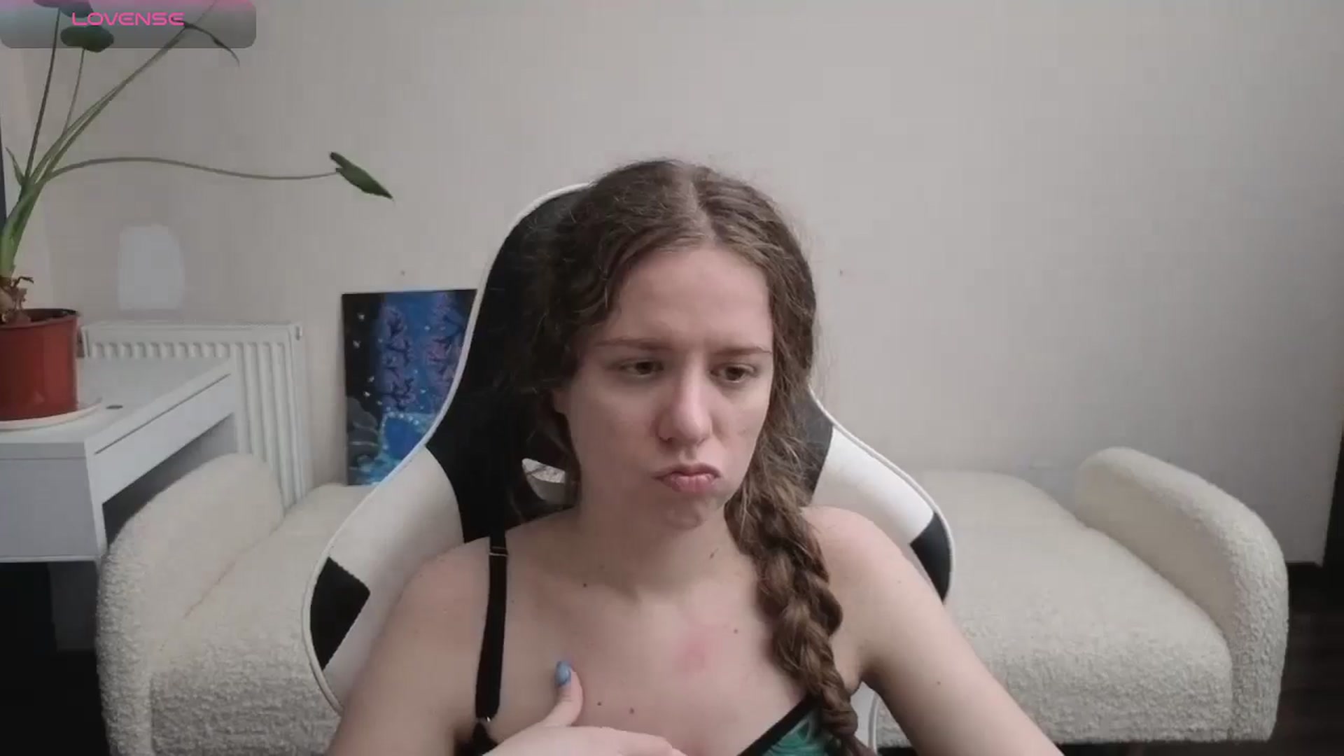 Gallery image thumbnail from BlueFlowerr's myfreecams stream on, 04/01/2026, 18:27 image 14 of 20