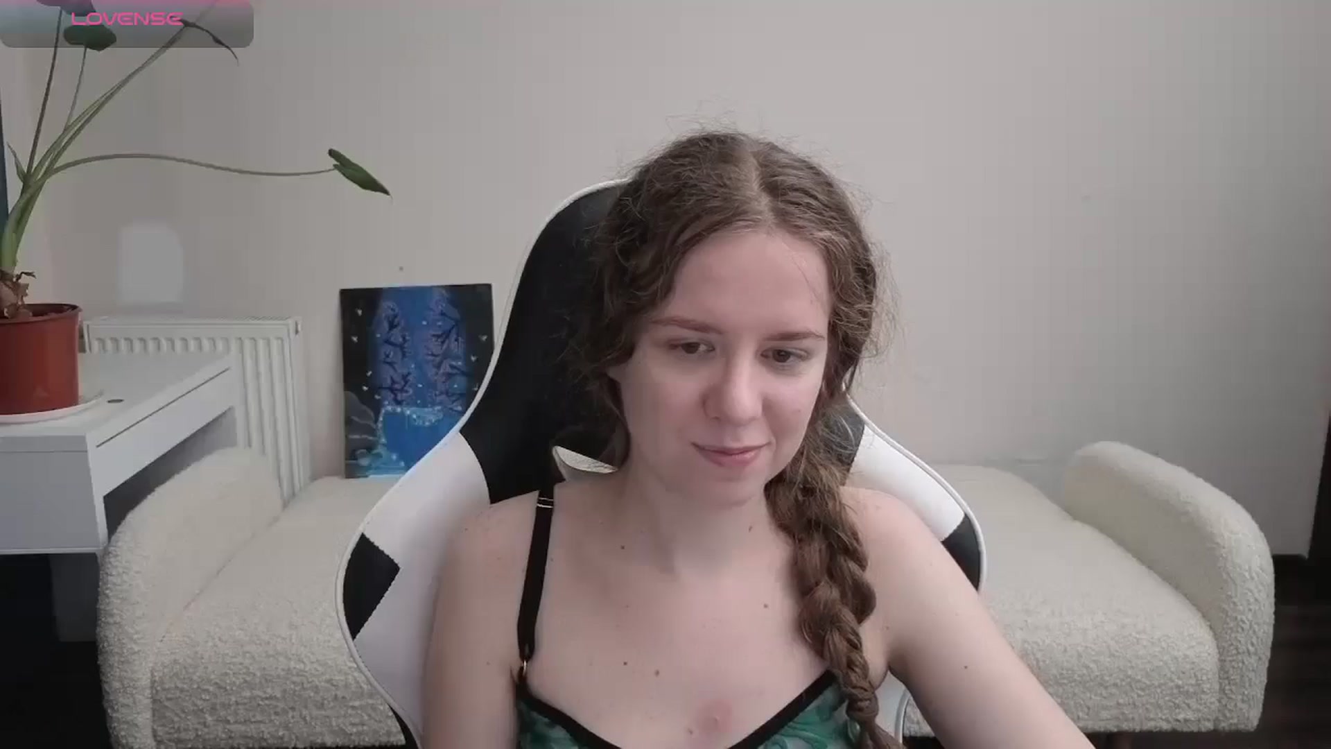 Gallery image thumbnail from BlueFlowerr's myfreecams stream on, 04/01/2026, 18:27 image 2 of 20
