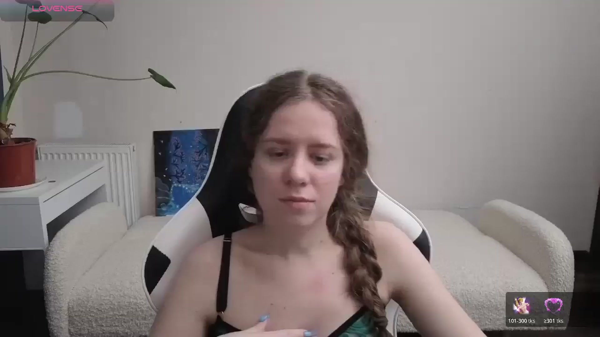 Gallery image thumbnail from BlueFlowerr's myfreecams stream on, 04/01/2026, 18:27 image 16 of 20