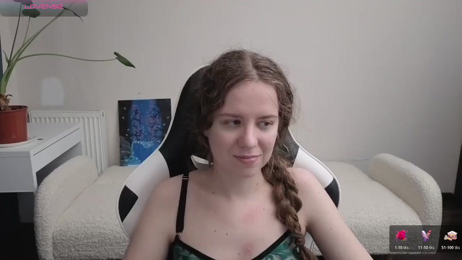 Gallery image thumbnail from BlueFlowerr's myfreecams stream on, 04/01/2026, 18:27 image 3 of 20