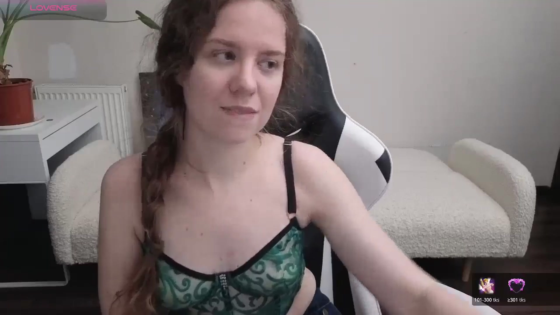 Gallery image thumbnail from BlueFlowerr's myfreecams stream on, 04/01/2026, 19:47 image 7 of 20