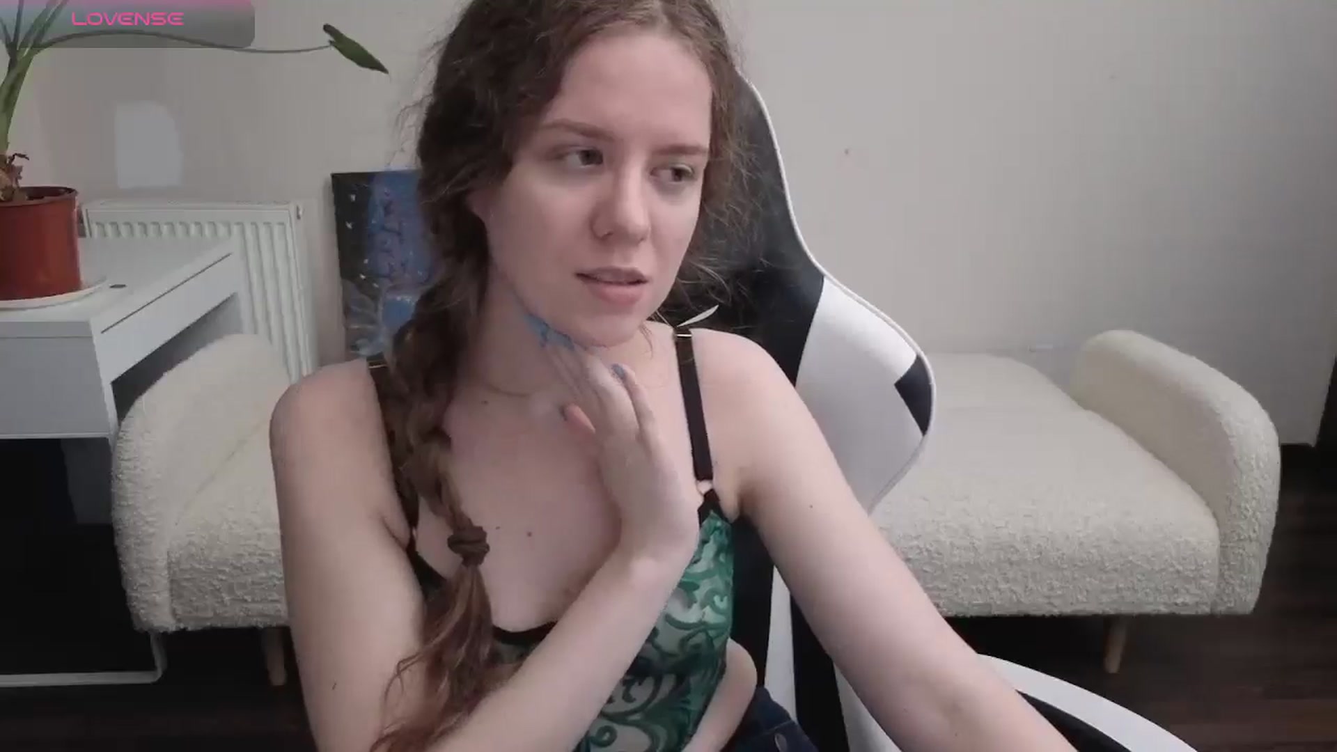 Gallery image thumbnail from BlueFlowerr's myfreecams stream on, 04/01/2026, 19:47 image 6 of 20