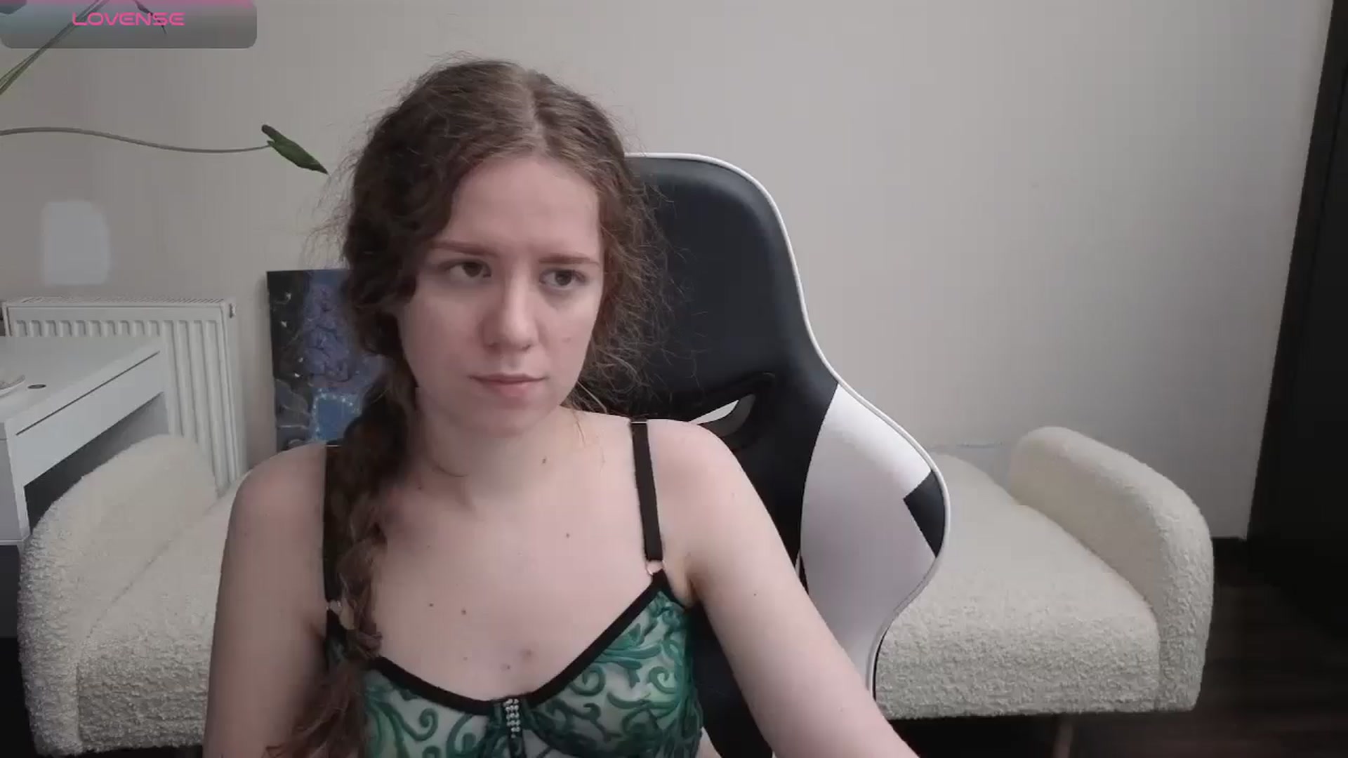 Gallery image thumbnail from BlueFlowerr's myfreecams stream on, 04/01/2026, 19:47 image 16 of 20