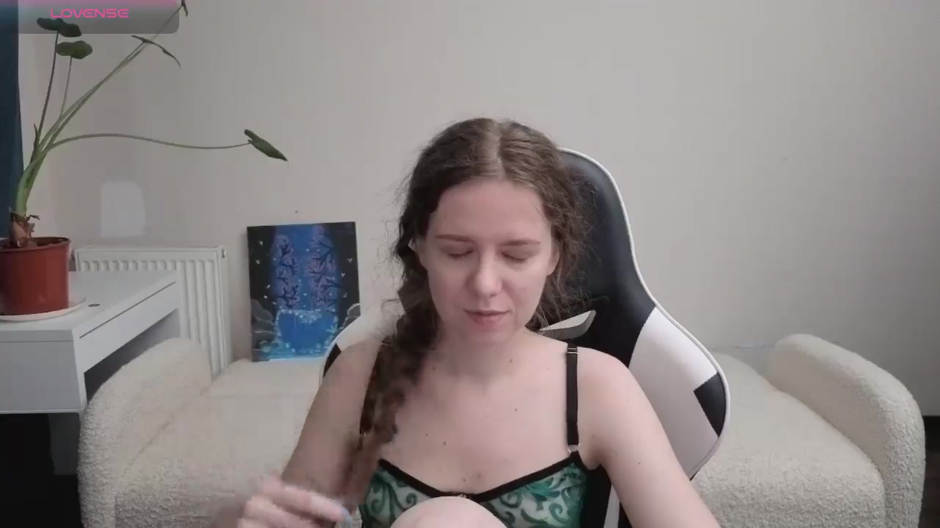 Gallery image thumbnail from BlueFlowerr's myfreecams stream on, 04/01/2026, 21:51 image 15 of 20
