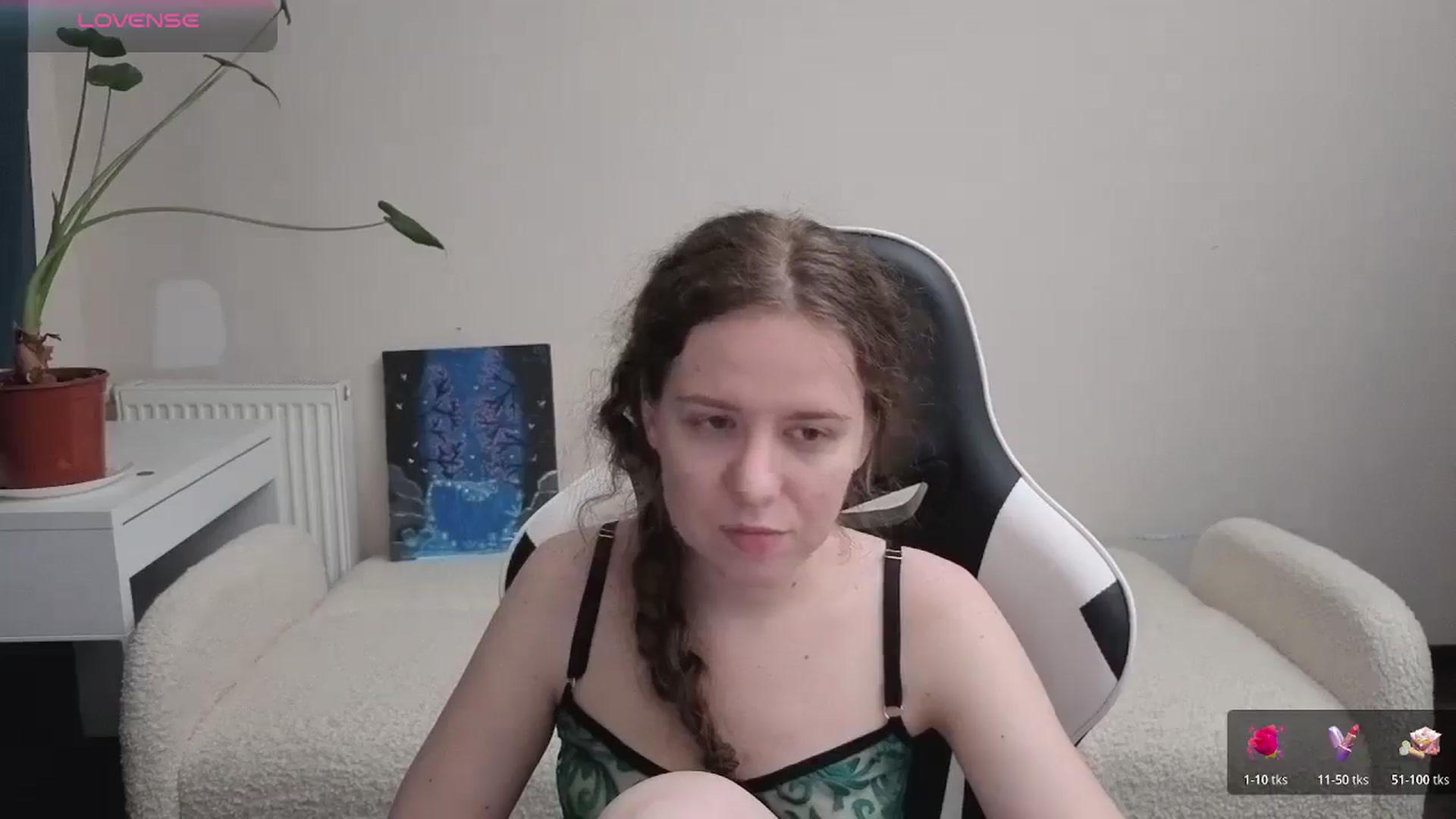 Gallery image thumbnail from BlueFlowerr's myfreecams stream on, 04/01/2026, 21:51 image 16 of 20