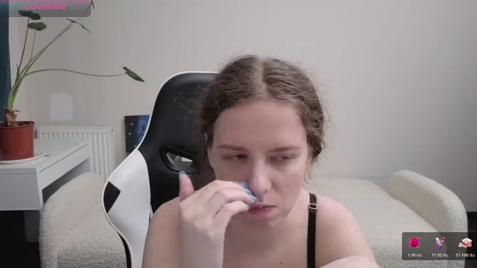 Gallery image thumbnail from BlueFlowerr's myfreecams stream on, 04/01/2026, 22:59 image 12 of 20