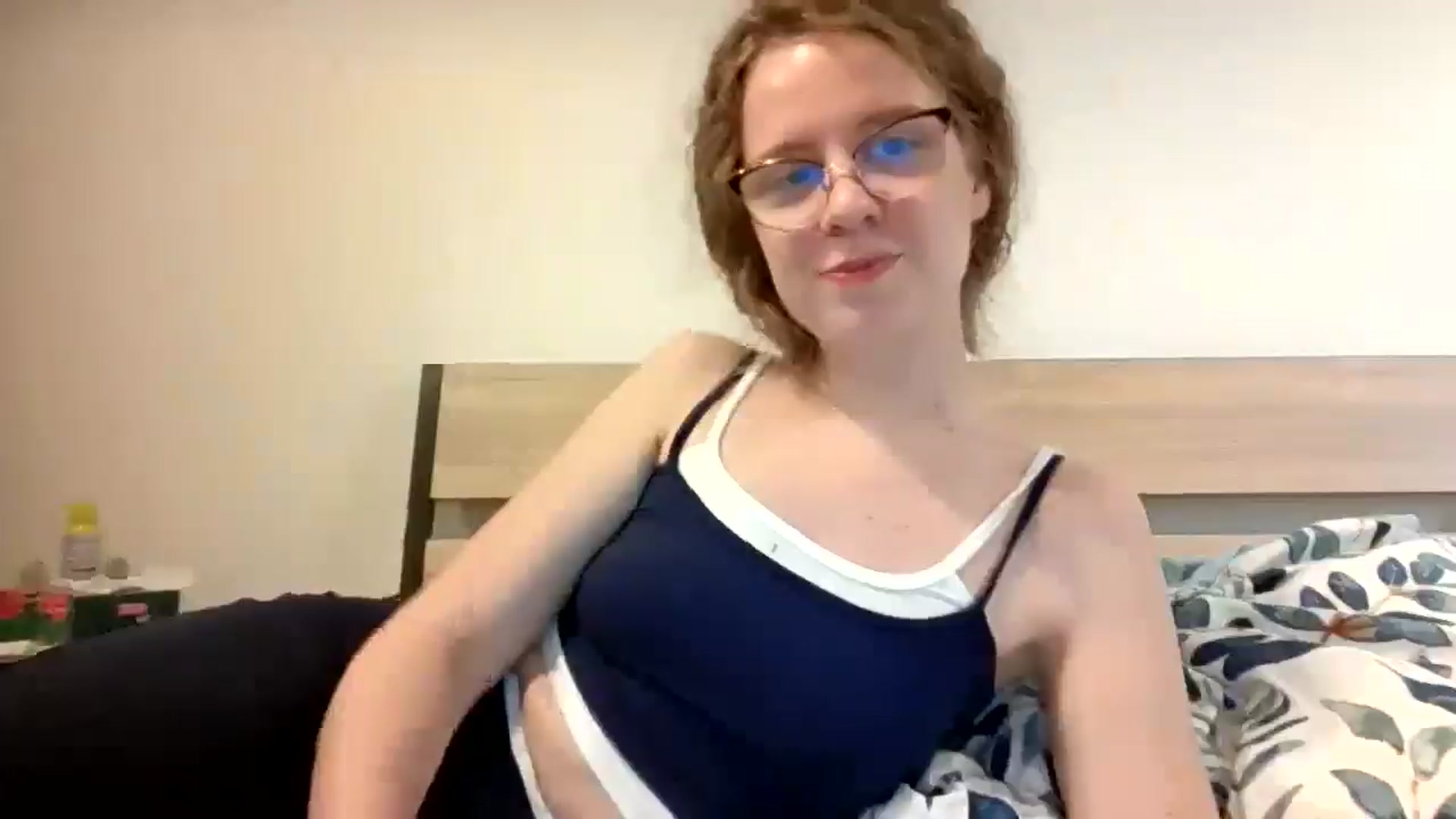 Gallery image thumbnail from BlueFlowerr's myfreecams stream on, 04/05/2026, 13:59 image 19 of 20
