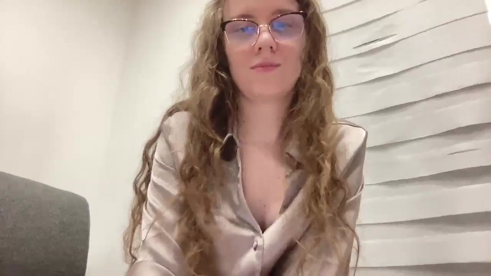 Gallery image thumbnail from BlueFlowerr's myfreecams stream on, 04/05/2026, 21:30 image 12 of 20