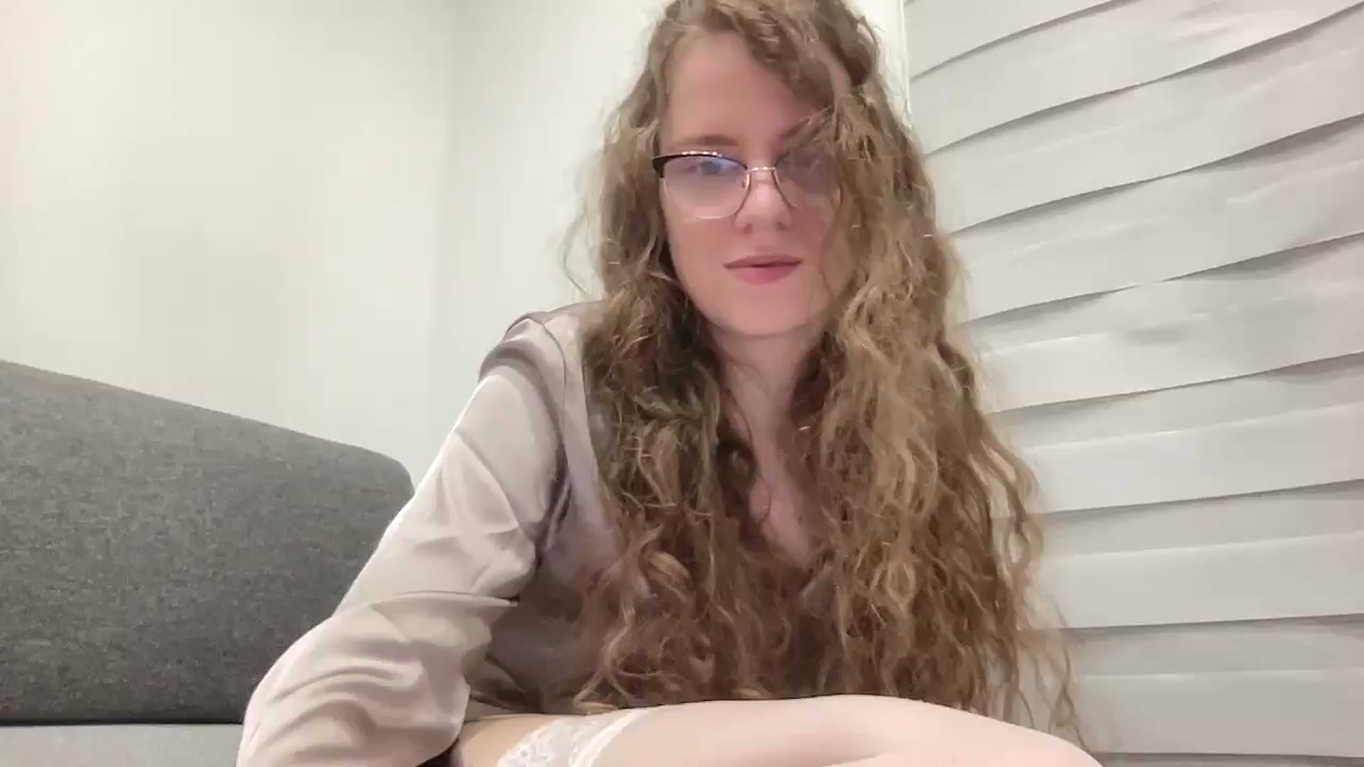 Gallery image thumbnail from BlueFlowerr's myfreecams stream on, 04/05/2026, 23:38 image 15 of 20