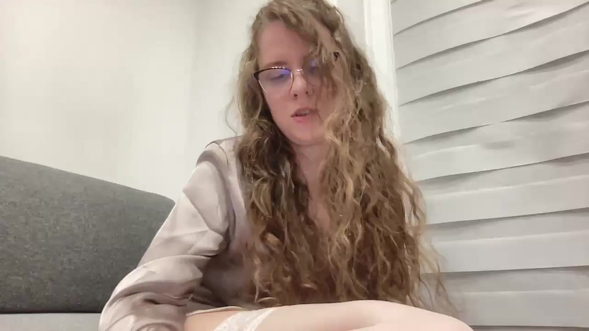 Gallery image thumbnail from BlueFlowerr's myfreecams stream on, 04/05/2026, 23:38 image 16 of 20