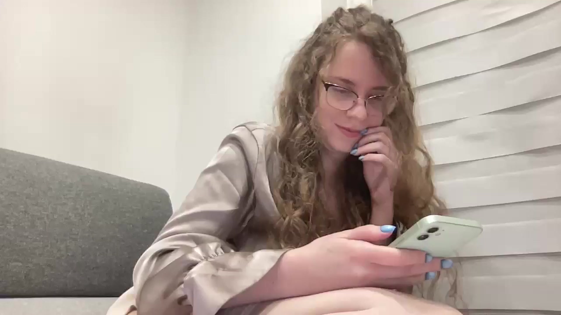 Gallery image thumbnail from BlueFlowerr's myfreecams stream on, 04/05/2026, 23:38 image 6 of 20