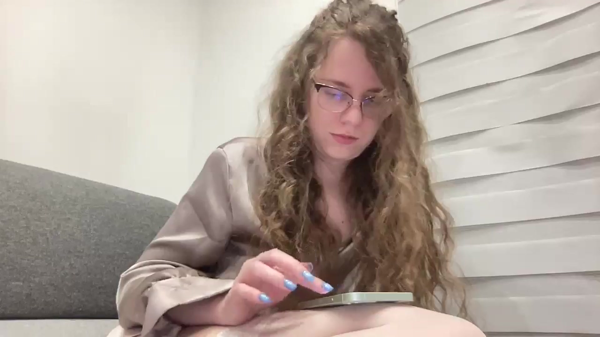 Gallery image thumbnail from BlueFlowerr's myfreecams stream on, 04/05/2026, 23:38 image 12 of 20