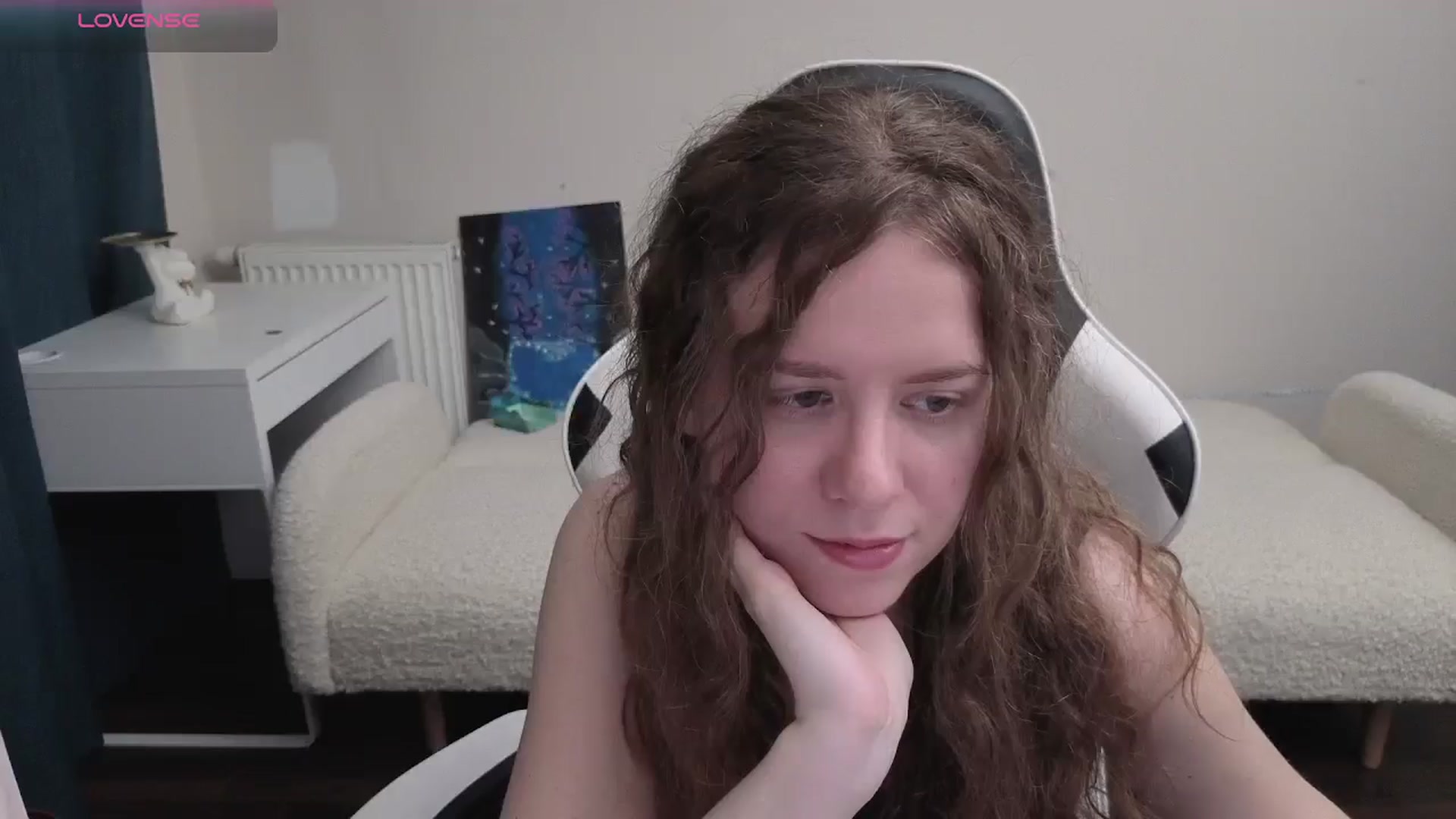 Gallery image thumbnail from BlueFlowerr's myfreecams stream on, 04/06/2026, 18:29 image 6 of 20