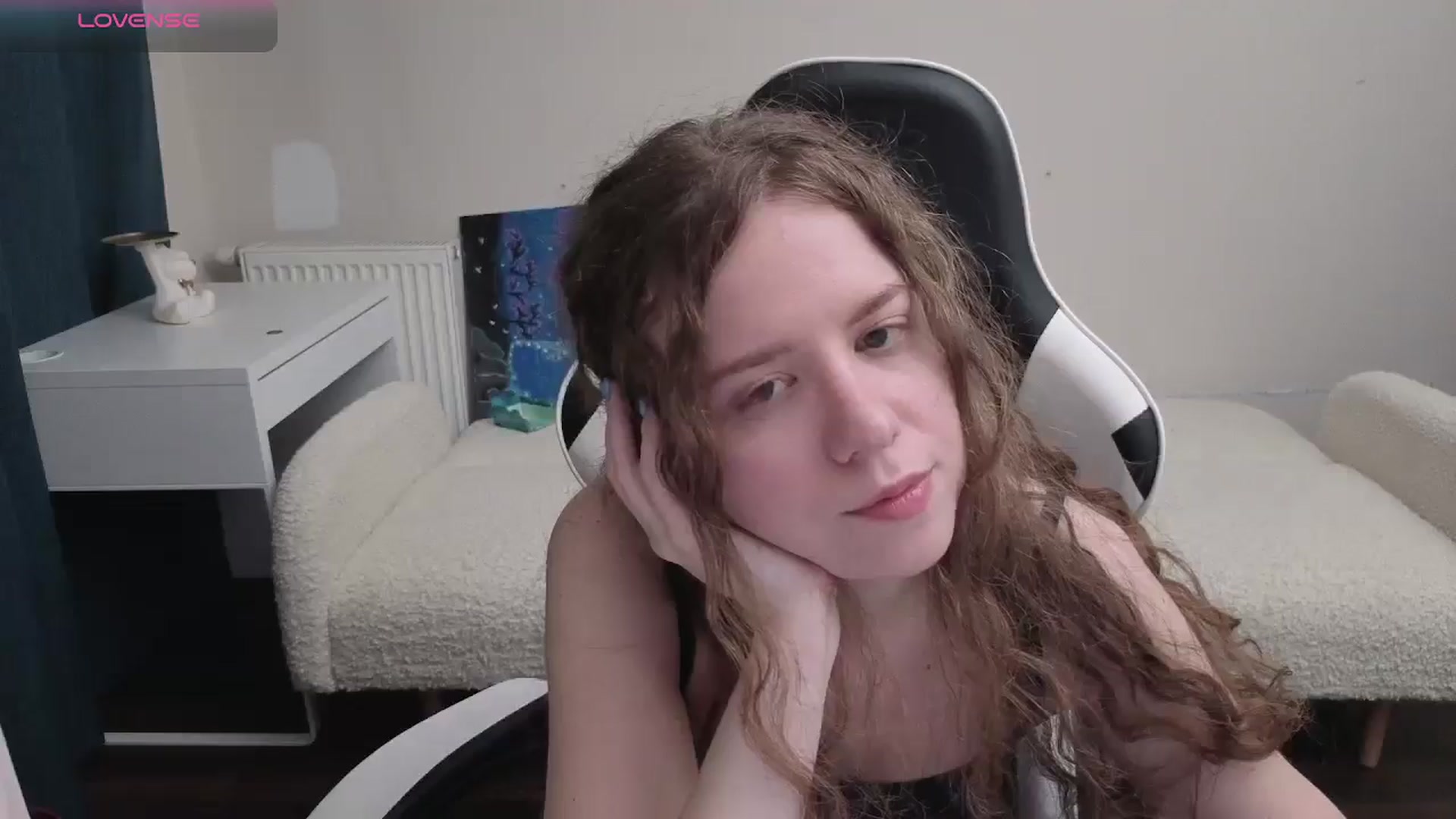 Gallery image thumbnail from BlueFlowerr's myfreecams stream on, 04/06/2026, 18:29 image 16 of 20