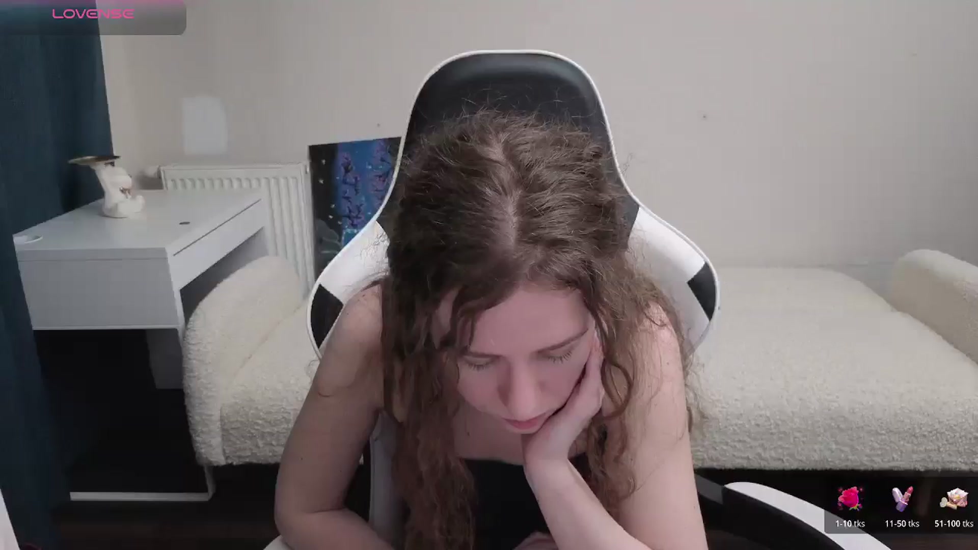 Gallery image thumbnail from BlueFlowerr's myfreecams stream on, 04/06/2026, 18:48 image 18 of 20