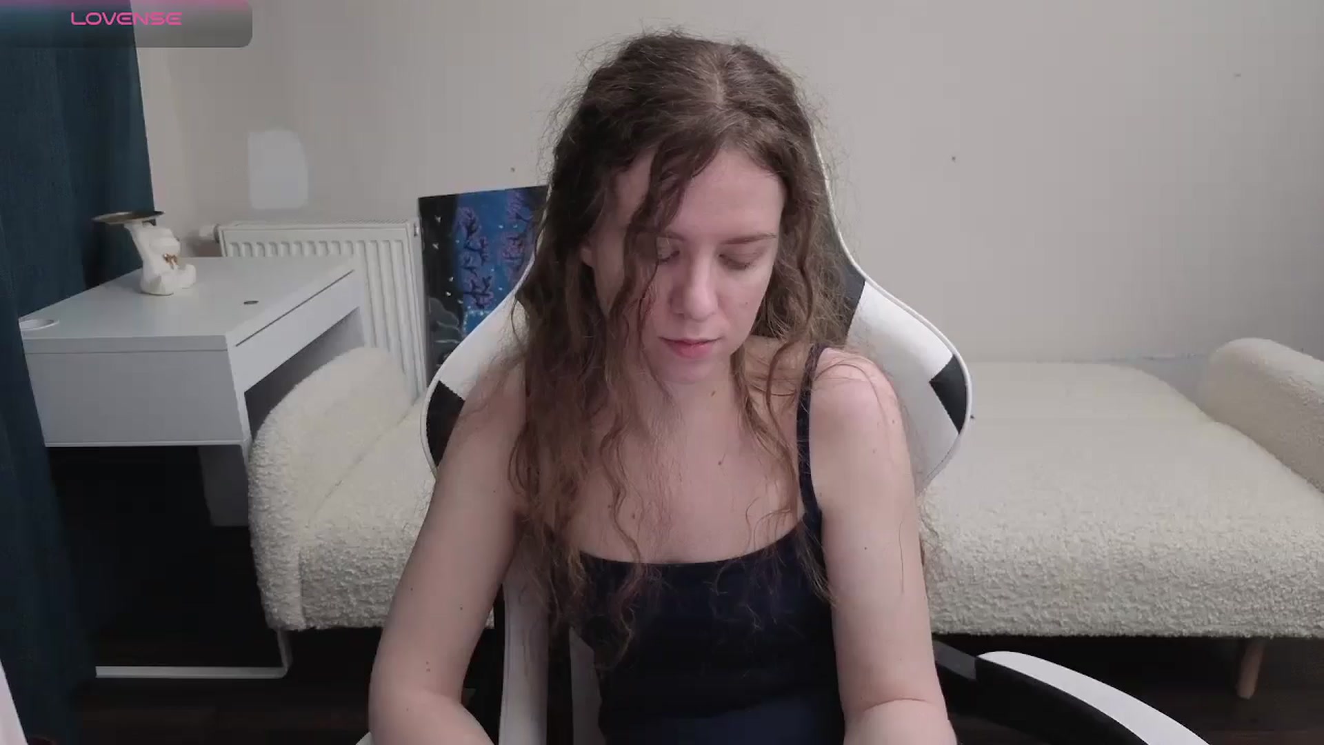 Gallery image thumbnail from BlueFlowerr's myfreecams stream on, 04/06/2026, 18:48 image 13 of 20