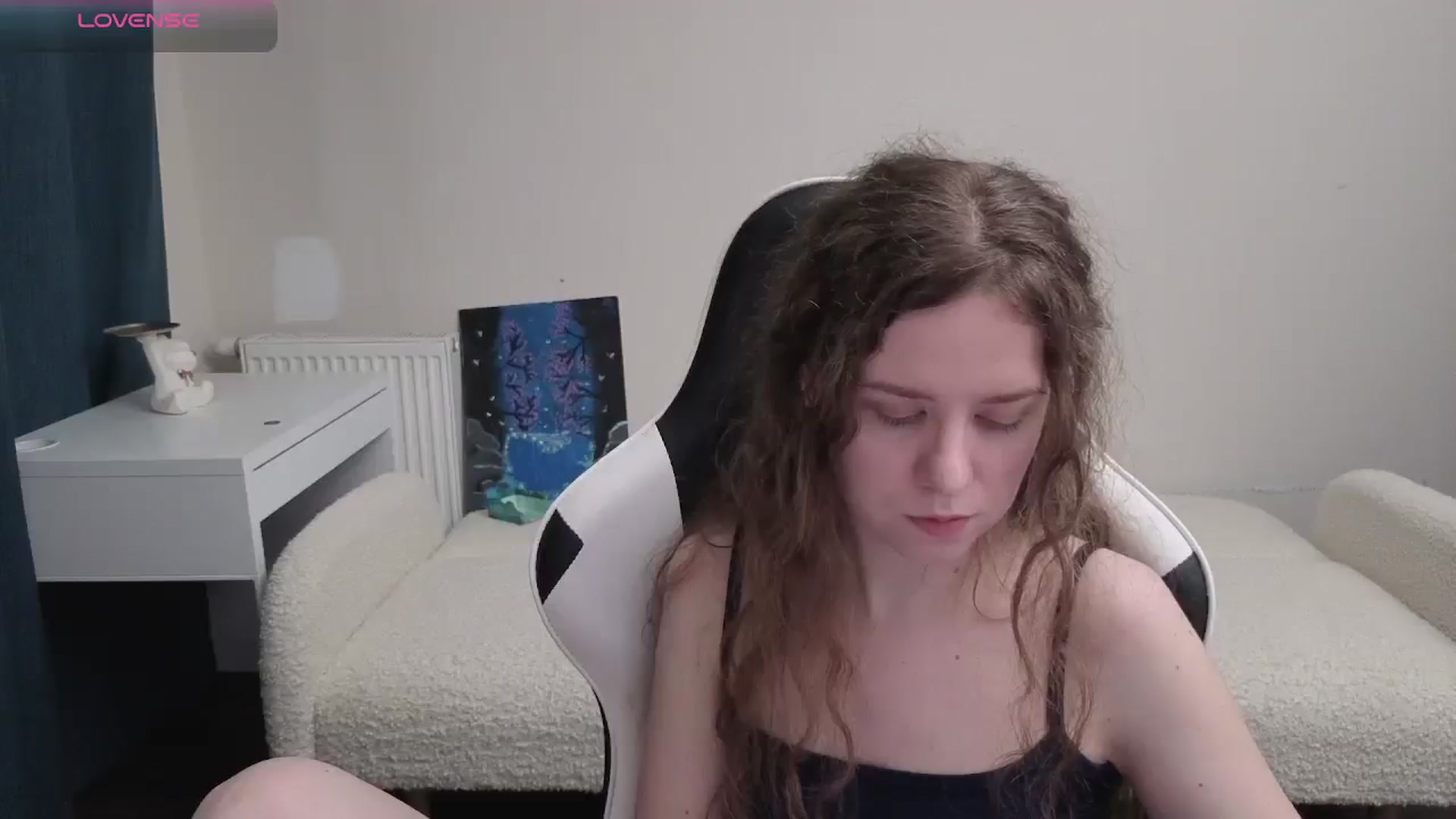 Gallery image thumbnail from BlueFlowerr's myfreecams stream on, 04/06/2026, 20:58 image 6 of 20