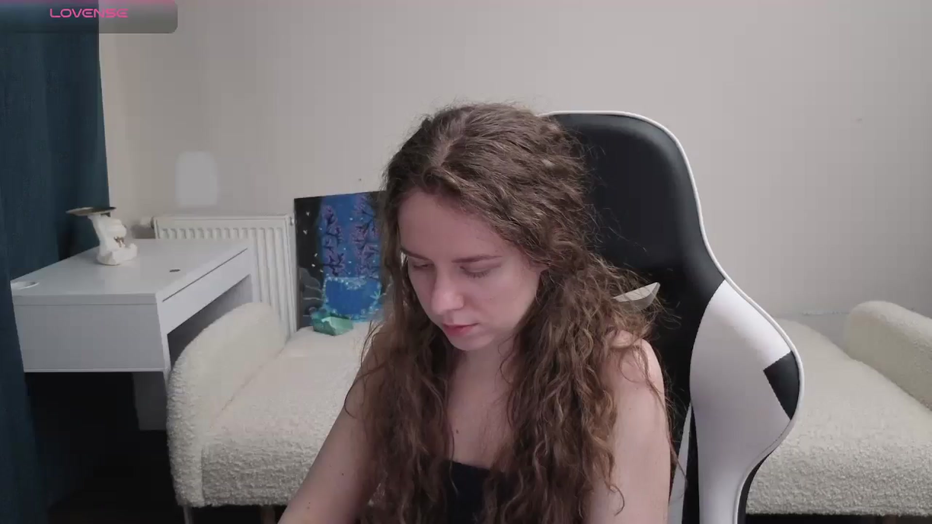 Gallery image thumbnail from BlueFlowerr's myfreecams stream on, 04/06/2026, 22:01 image 1 of 20