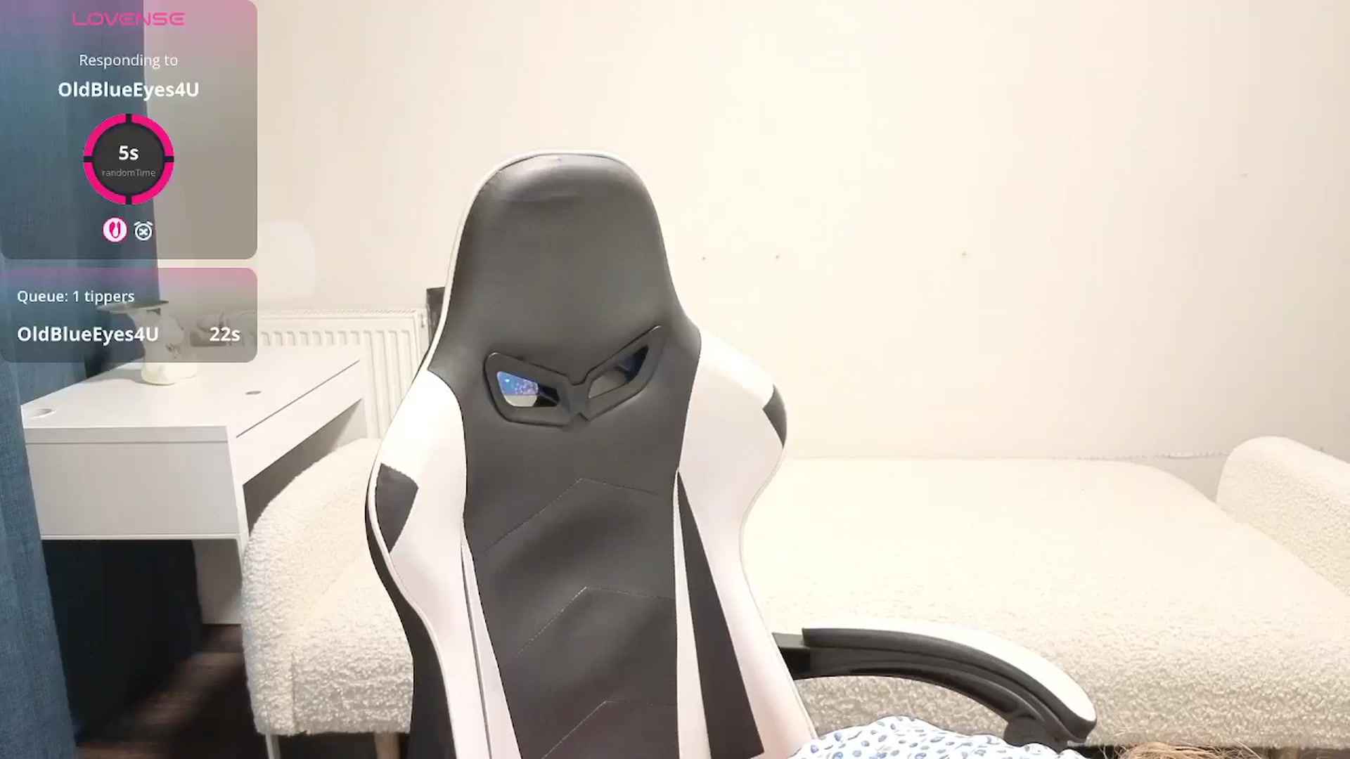 Gallery image thumbnail from BlueFlowerr's myfreecams stream on, 04/07/2026, 17:22 image 8 of 20