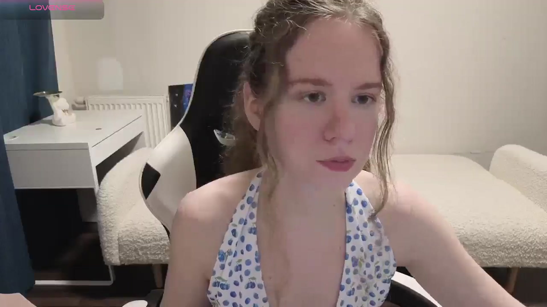 Gallery image thumbnail from BlueFlowerr's myfreecams stream on, 04/07/2026, 17:22 image 15 of 20