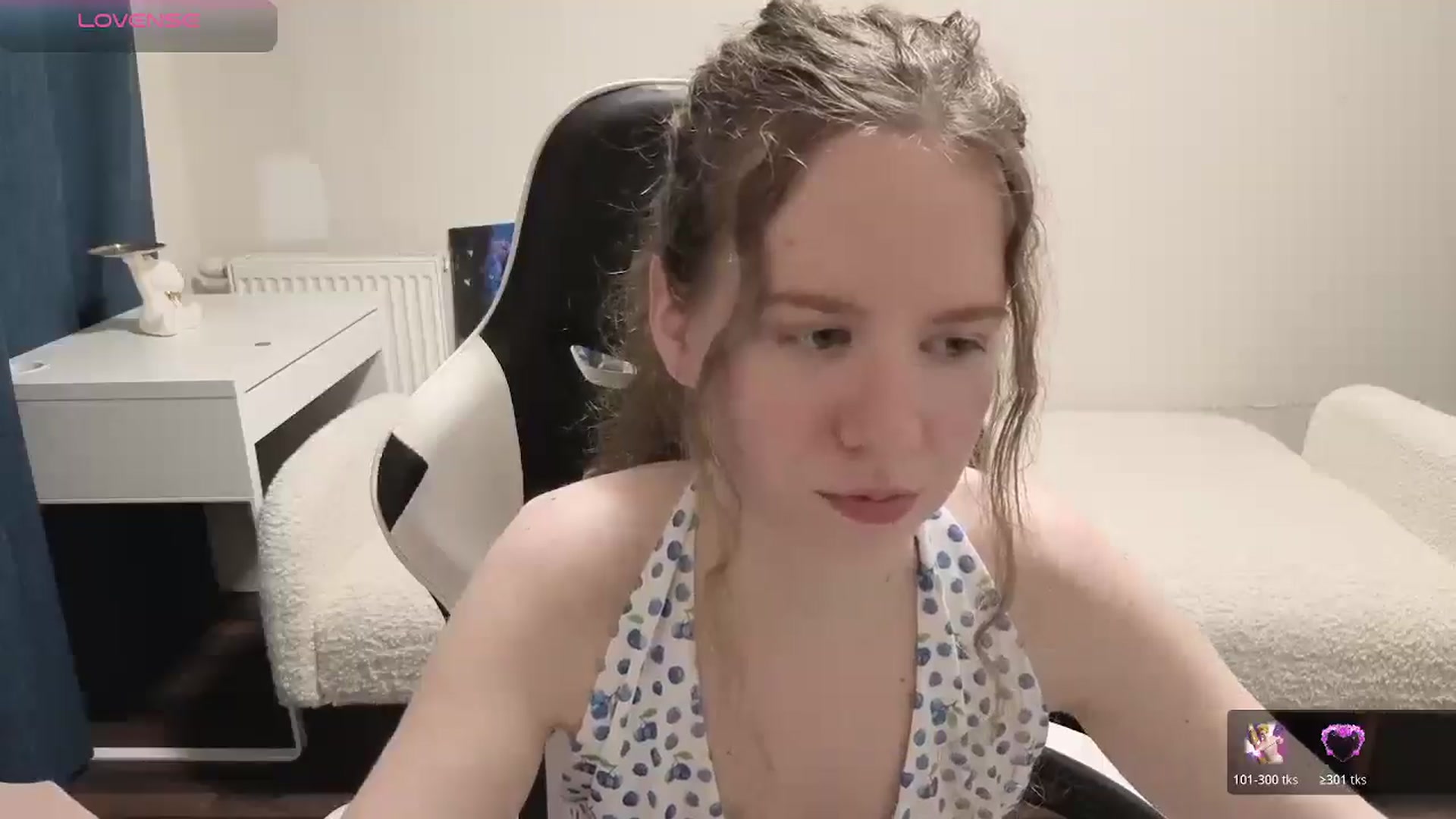 Gallery image thumbnail from BlueFlowerr's myfreecams stream on, 04/07/2026, 17:22 image 14 of 20