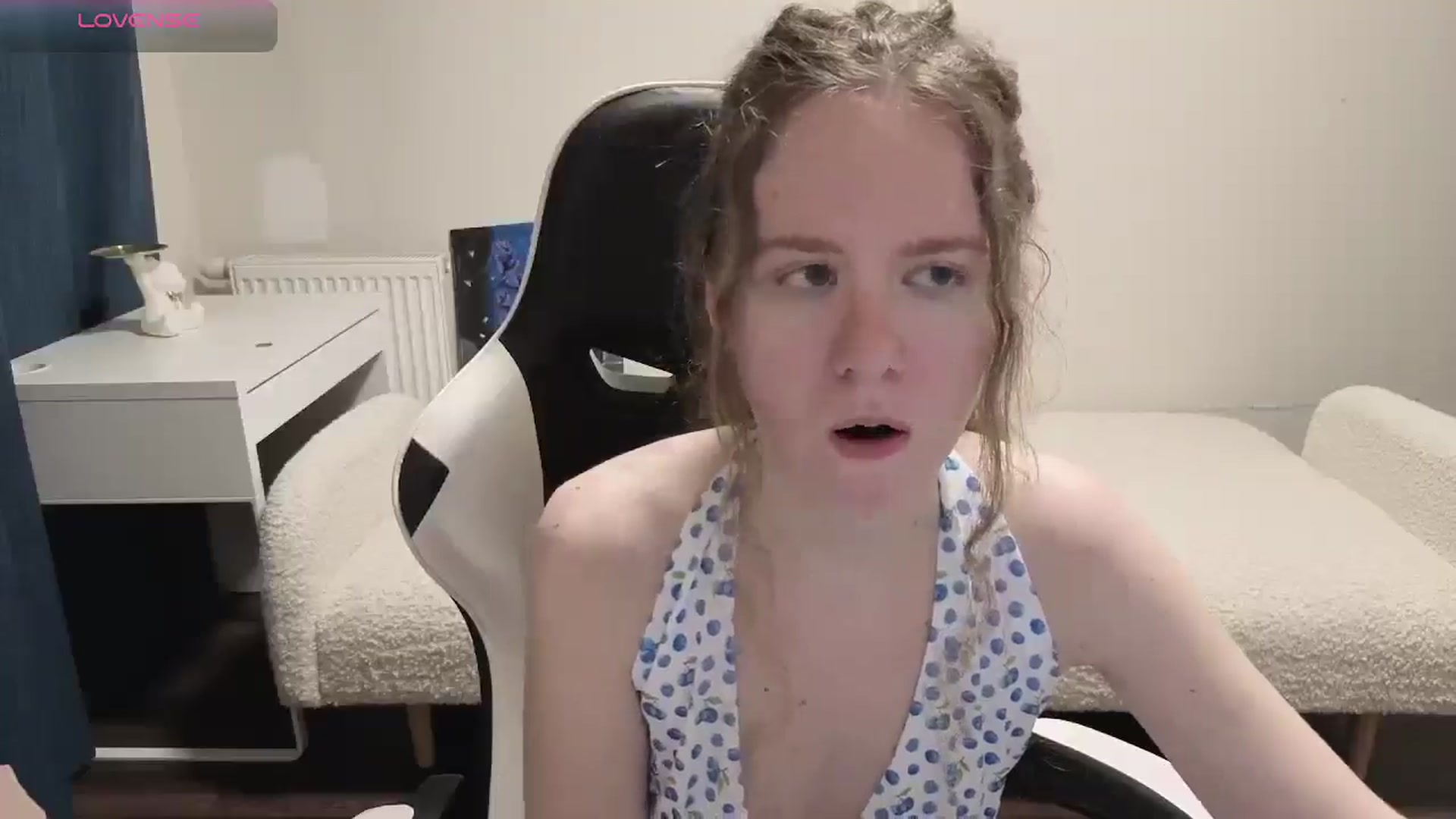 Gallery image thumbnail from BlueFlowerr's myfreecams stream on, 04/07/2026, 18:02 image 5 of 20