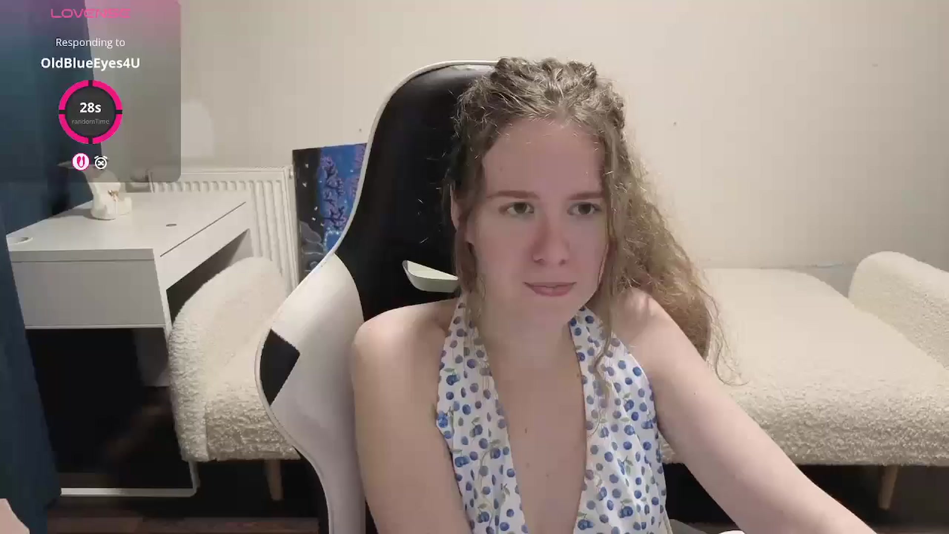 Gallery image thumbnail from BlueFlowerr's myfreecams stream on, 04/07/2026, 18:02 image 18 of 20
