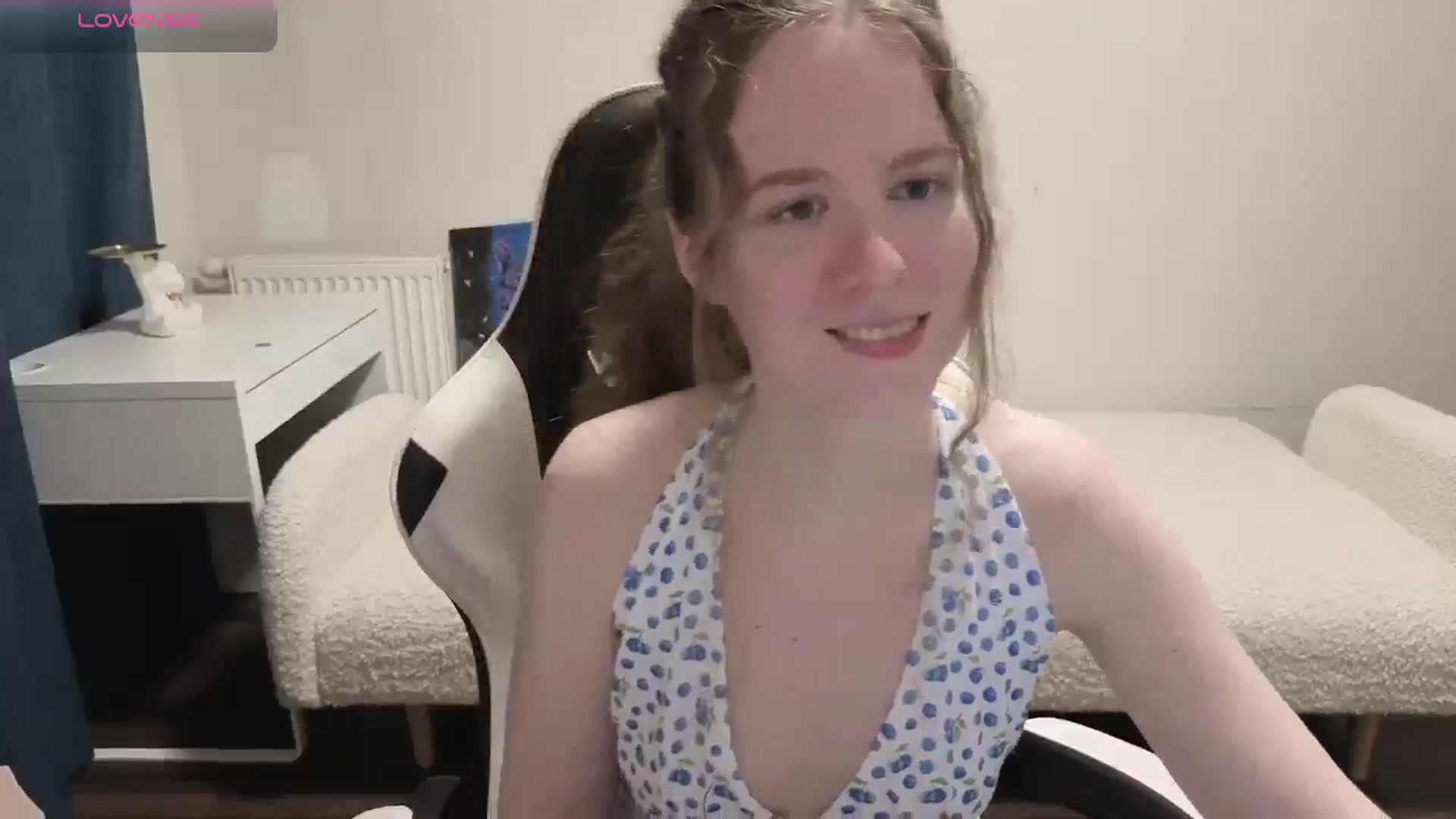 Gallery image thumbnail from BlueFlowerr's myfreecams stream on, 04/07/2026, 18:02 image 4 of 20