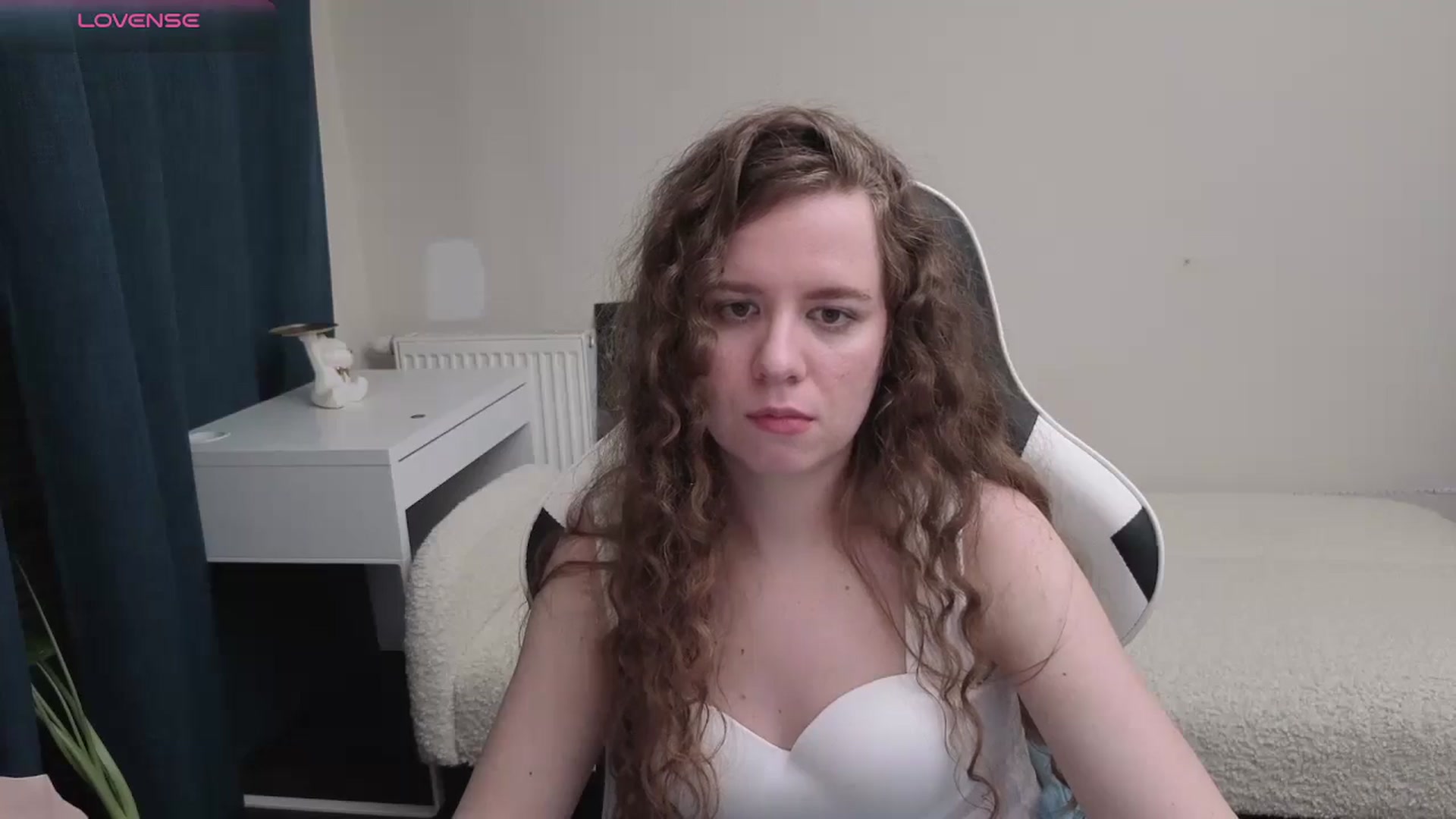 Gallery image thumbnail from BlueFlowerr's myfreecams stream on, 04/09/2026, 18:59 image 10 of 20