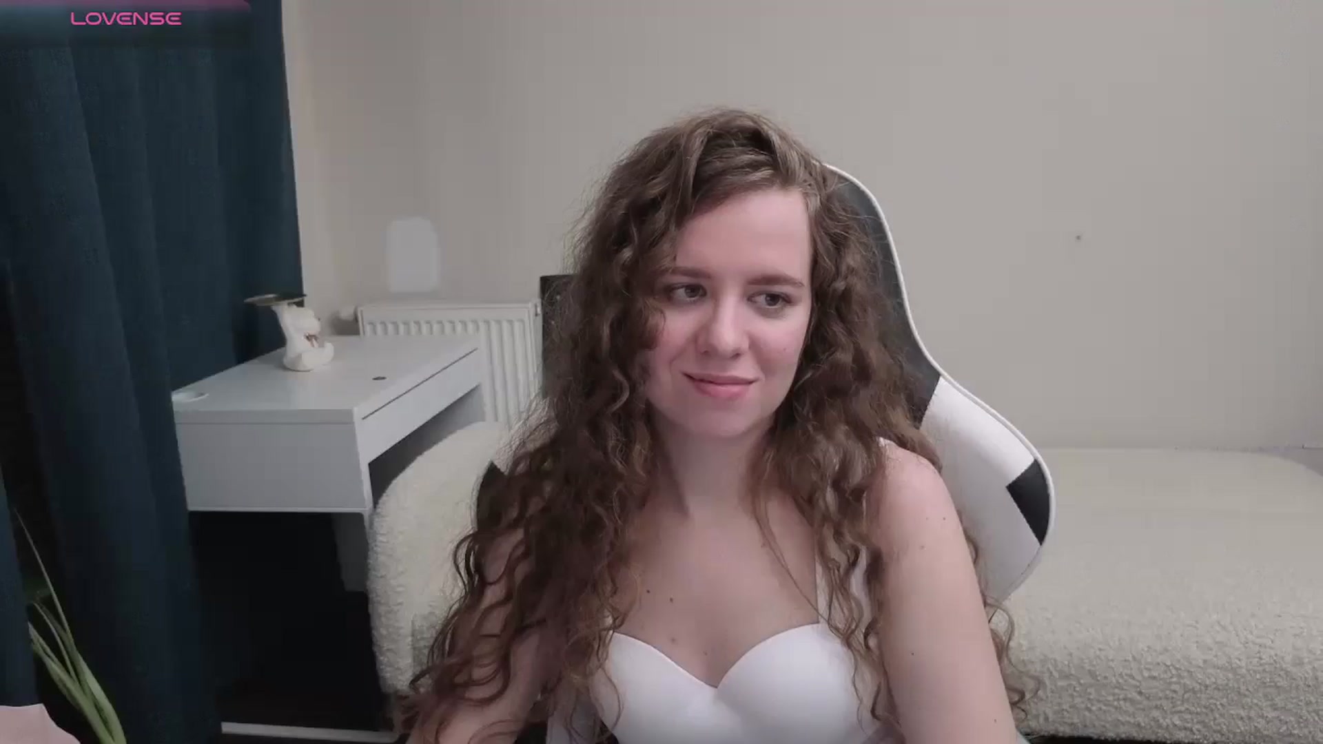 Gallery image thumbnail from BlueFlowerr's myfreecams stream on, 04/09/2026, 18:59 image 12 of 20