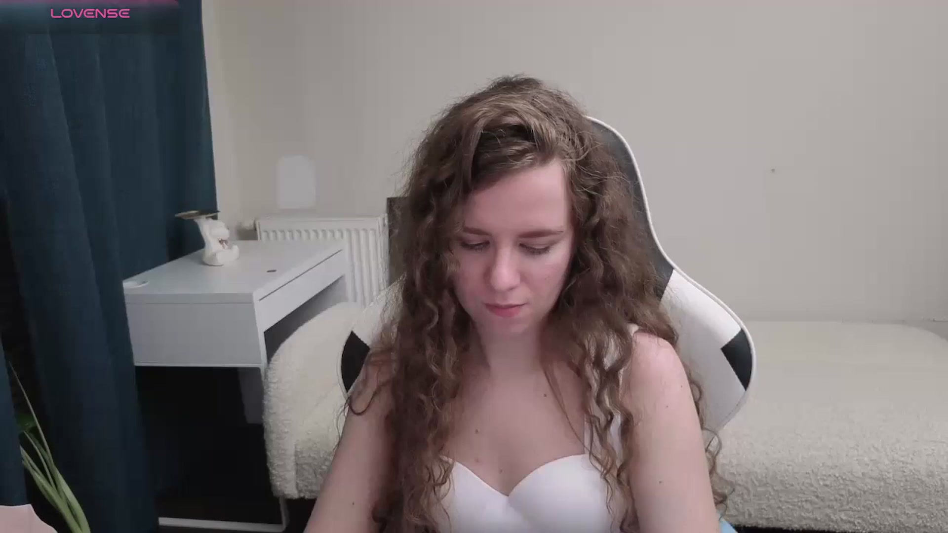 Gallery image thumbnail from BlueFlowerr's myfreecams stream on, 04/09/2026, 18:59 image 13 of 20