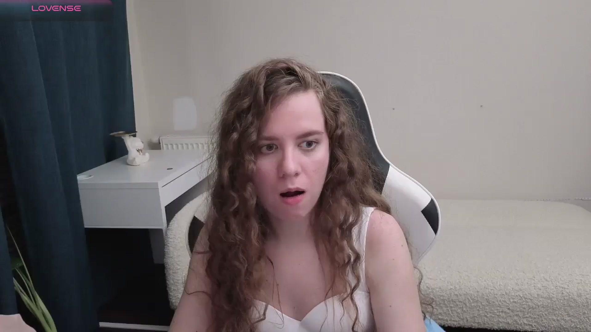 Gallery image thumbnail from BlueFlowerr's myfreecams stream on, 04/09/2026, 18:59 image 17 of 20