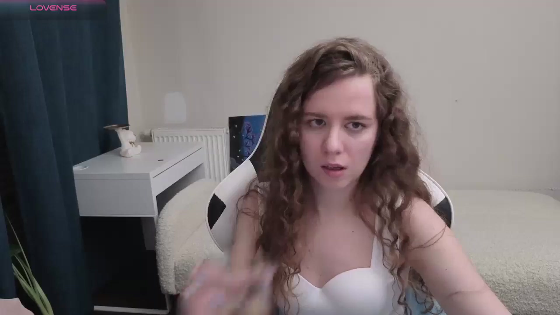 Gallery image thumbnail from BlueFlowerr's myfreecams stream on, 04/09/2026, 18:59 image 7 of 20