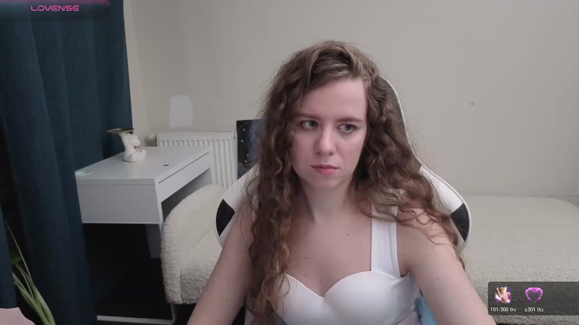 Gallery image thumbnail from BlueFlowerr's myfreecams stream on, 04/09/2026, 18:59 image 2 of 20