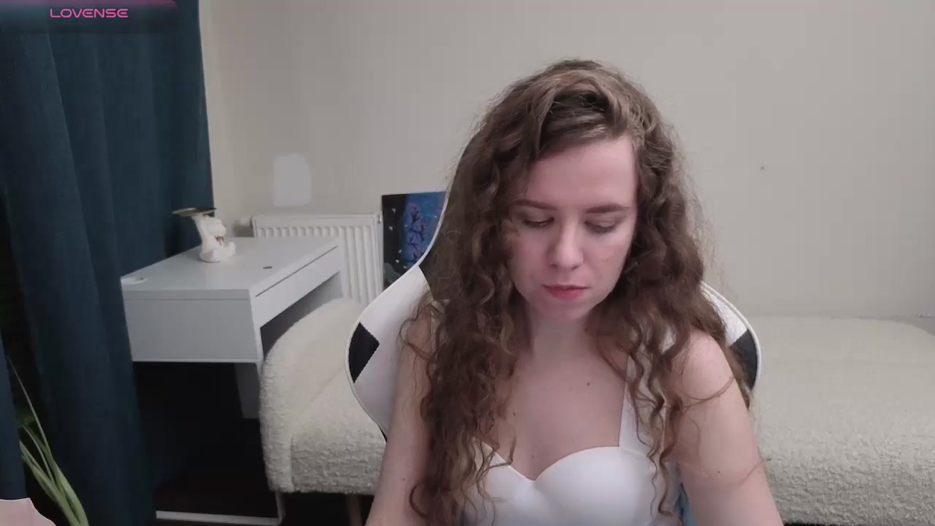 Gallery image thumbnail from BlueFlowerr's myfreecams stream on, 04/09/2026, 18:59 image 5 of 20